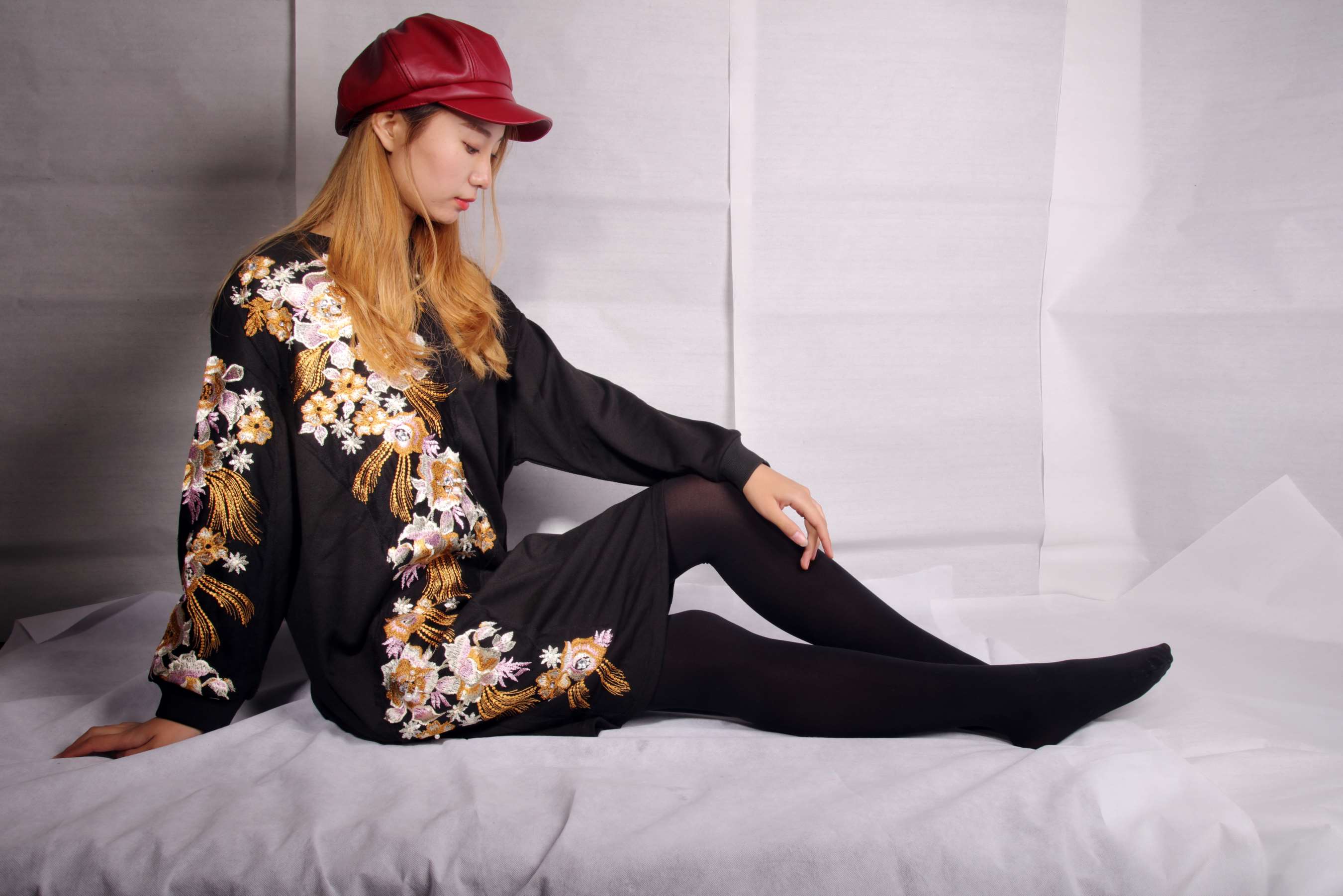 《大三舞蹈系师妹燕妮裤袜厚丝》作品图