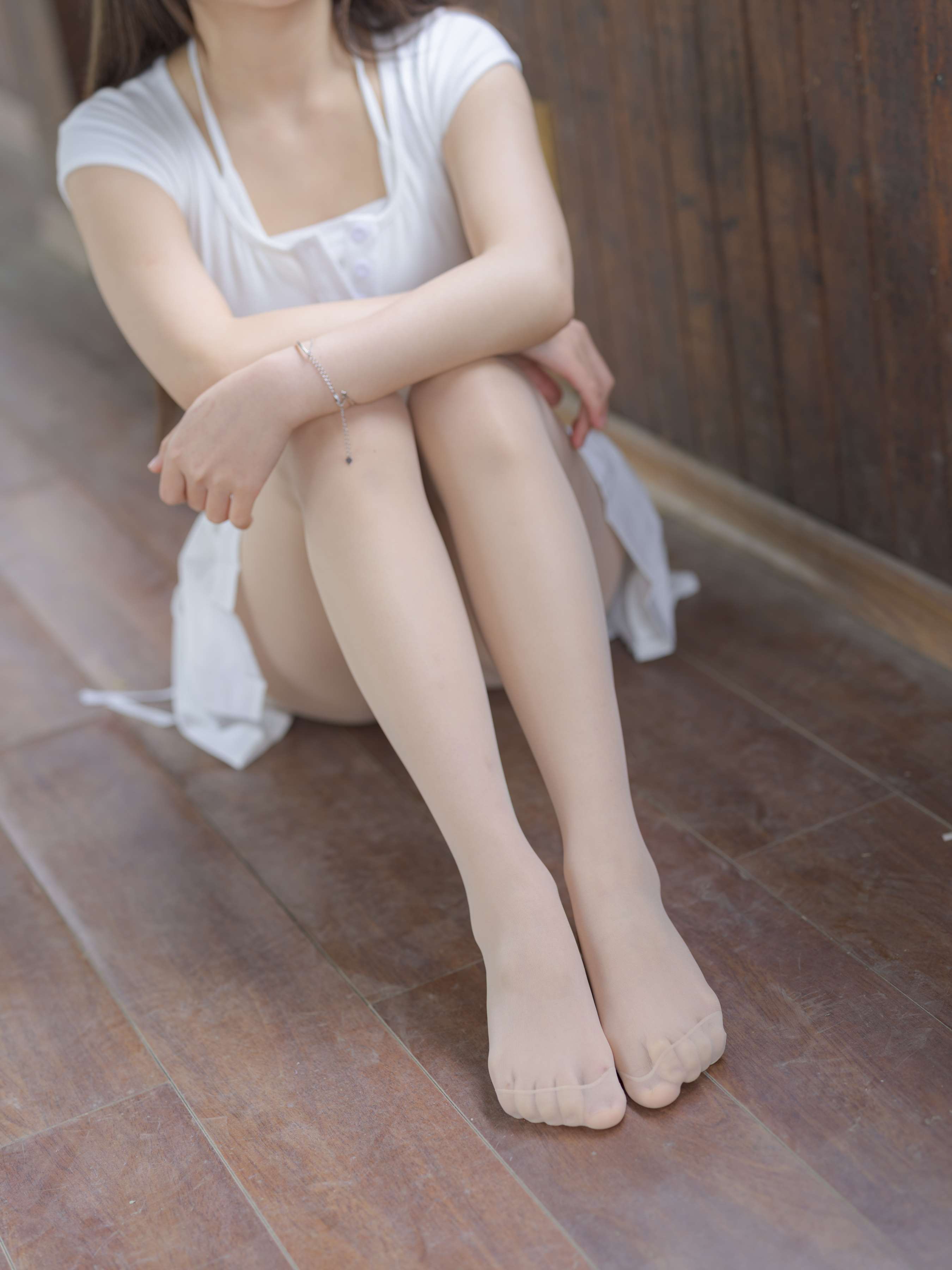 《乃晴肉丝脚》作品图