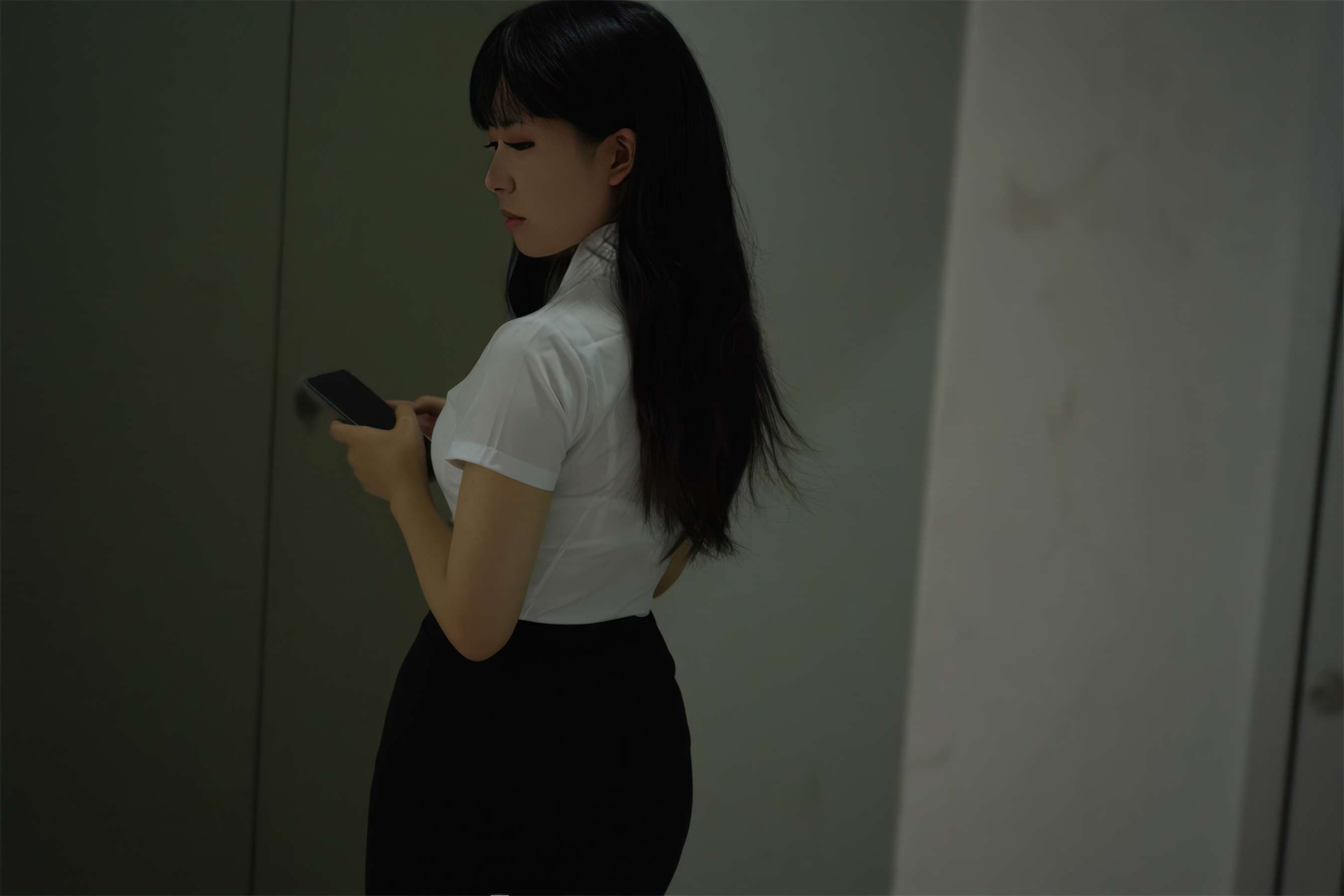 《下班后的OL》作品图