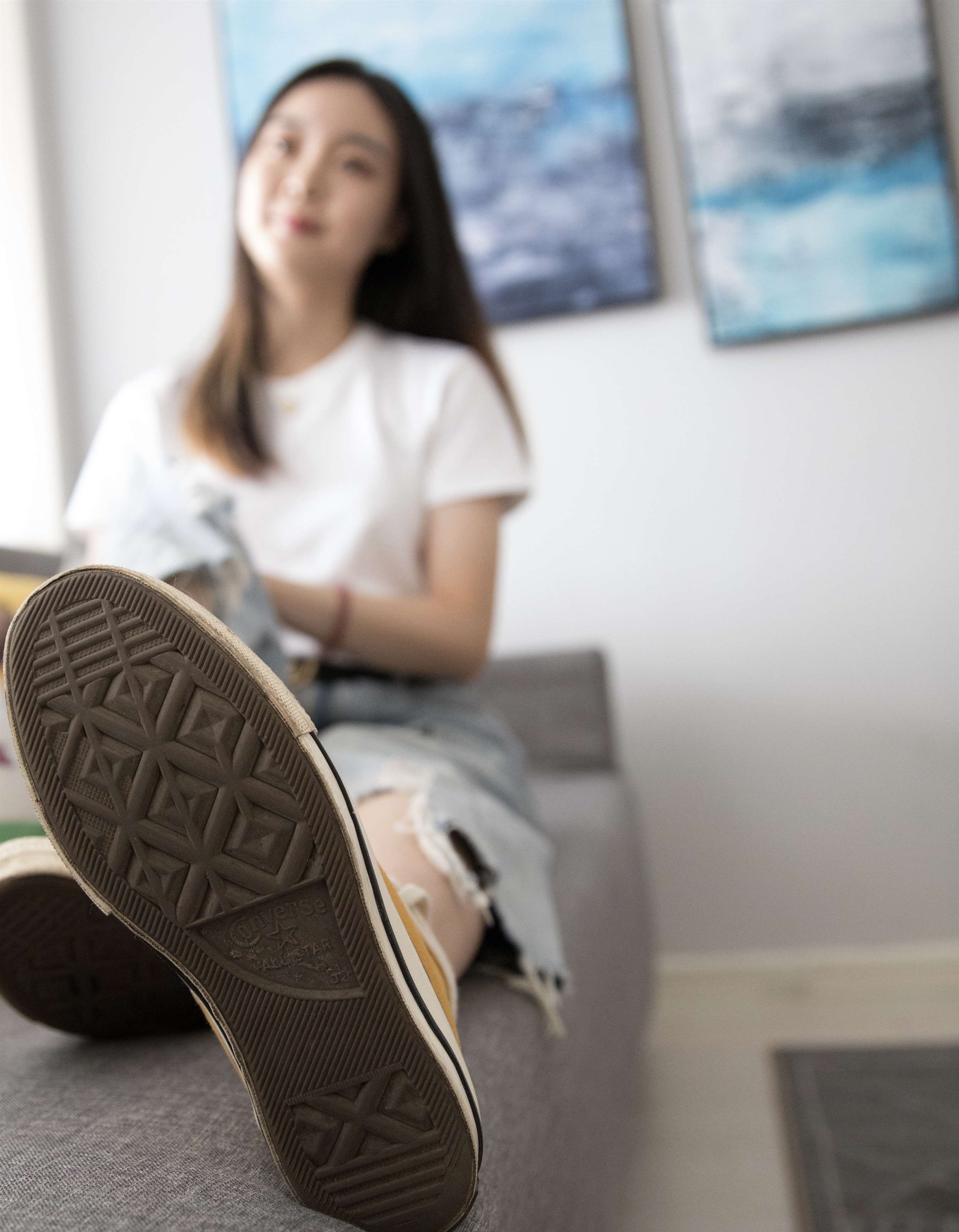 《黄色高帮帆布鞋の棉袜脚》作品图