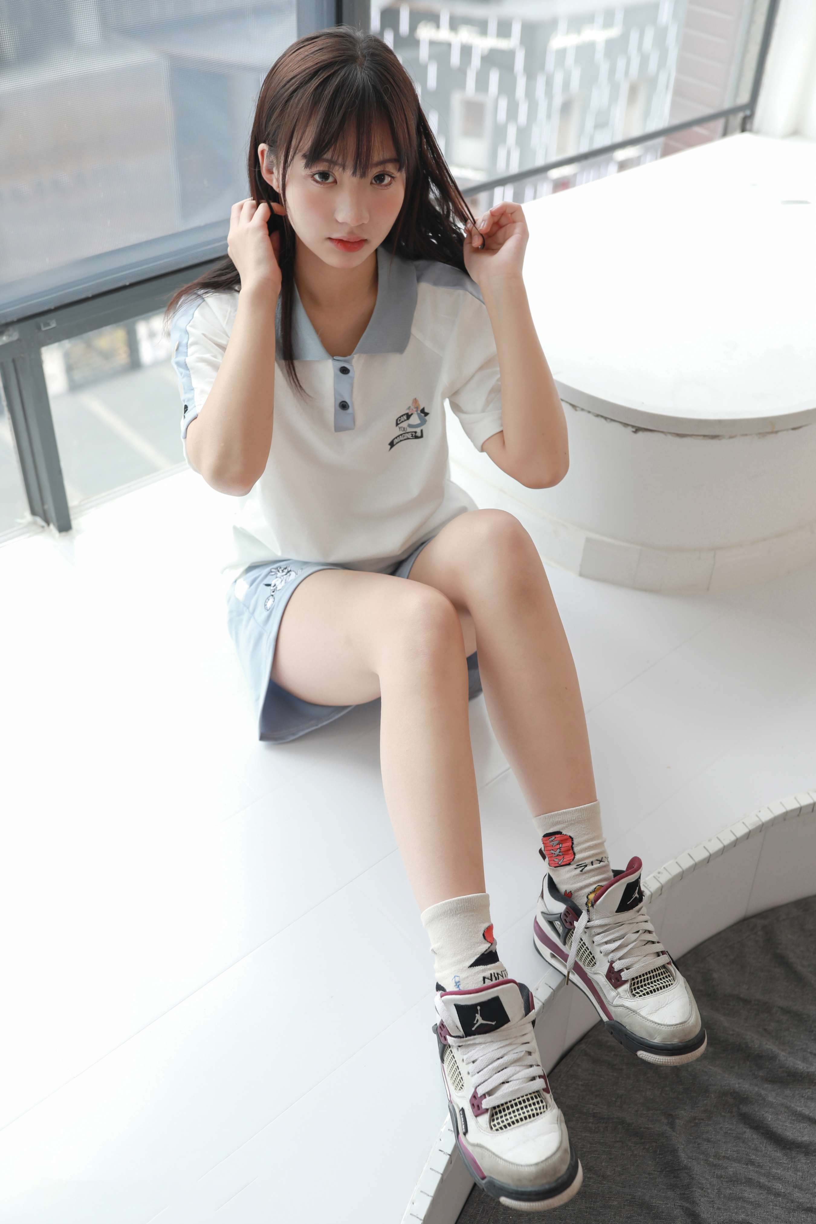 《小麦运动鞋の棉袜脚丫》作品图
