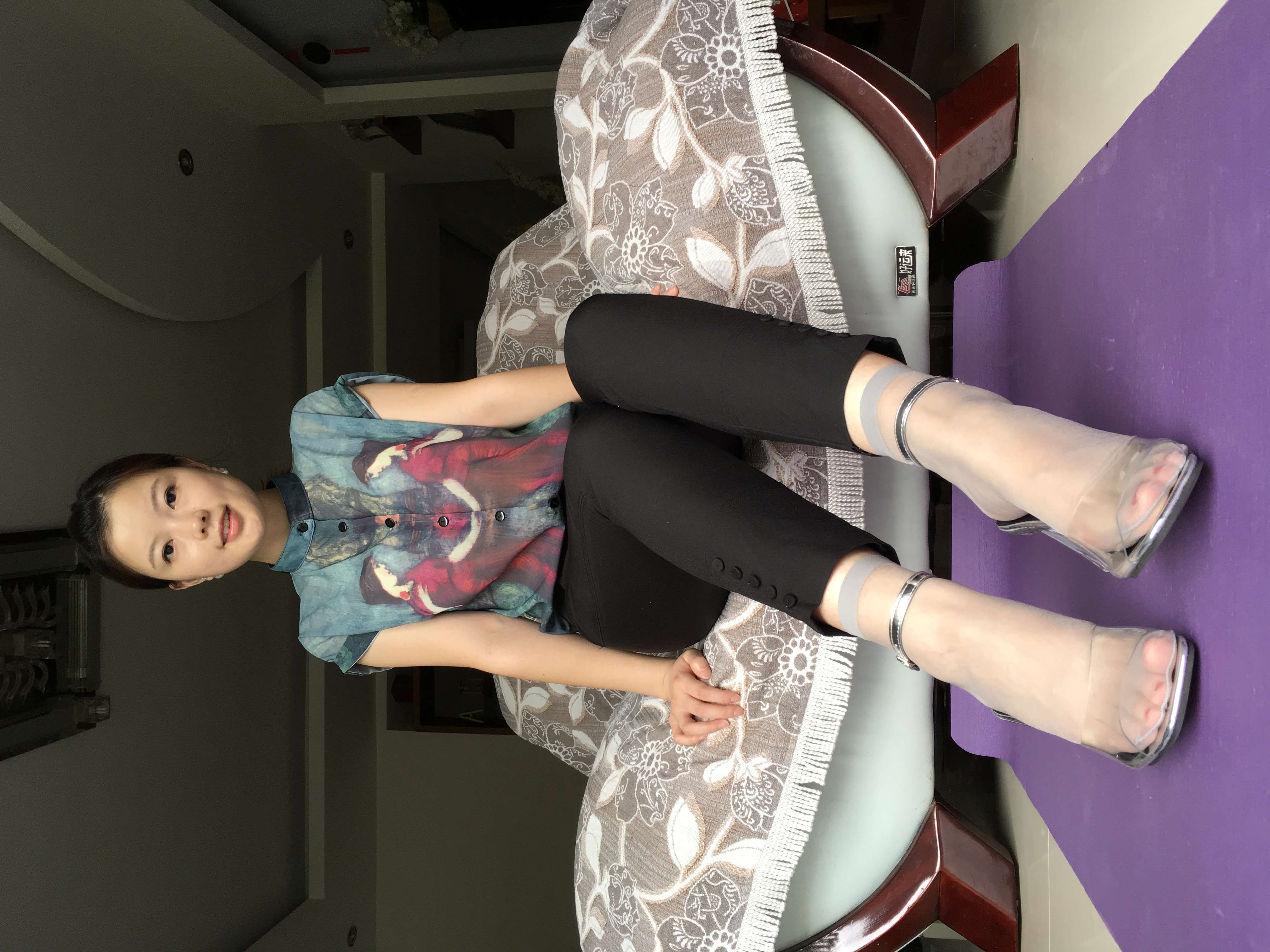 《夏丽的短丝脚丫》作品图