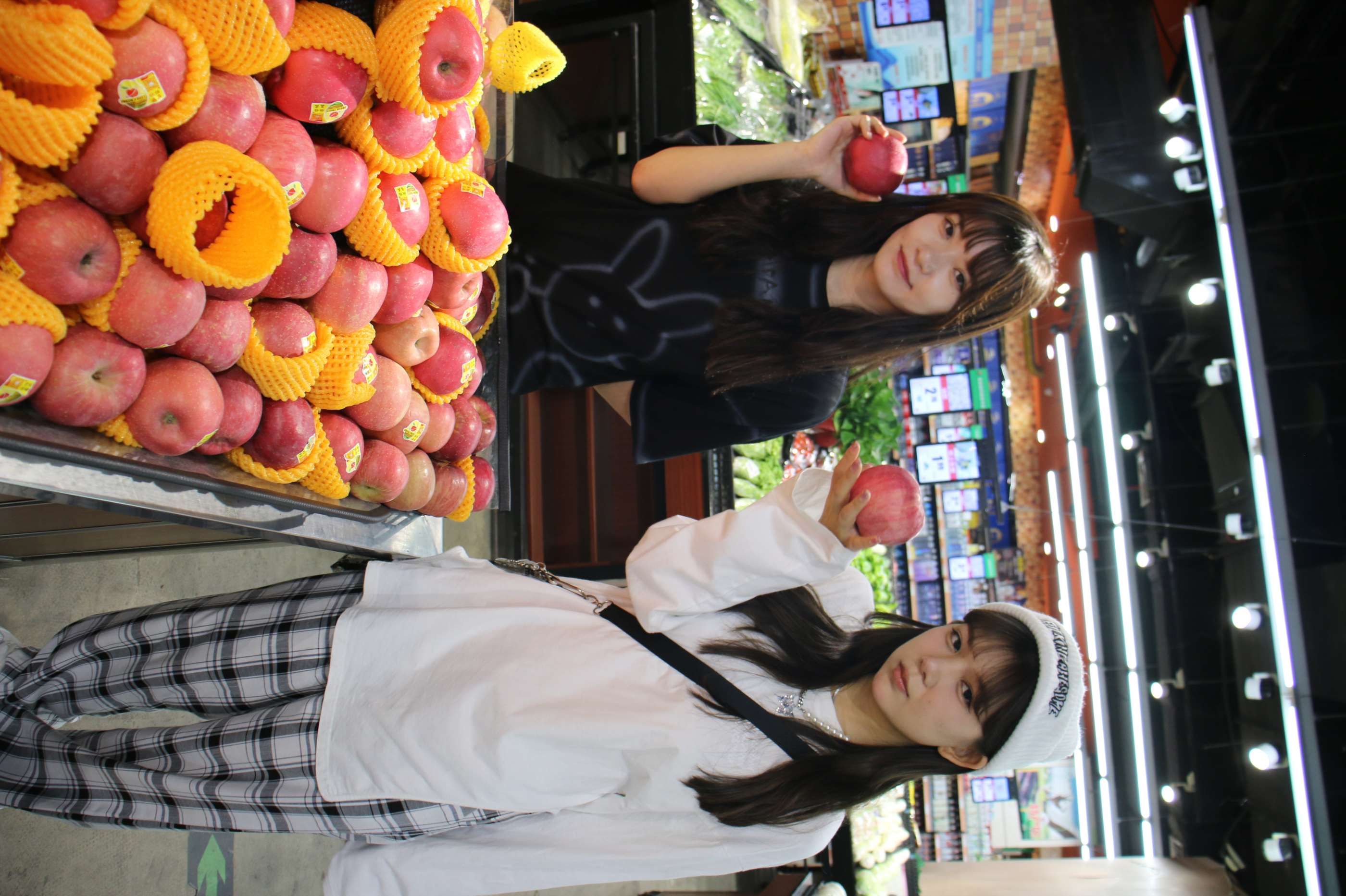 《商场双姝》作品图