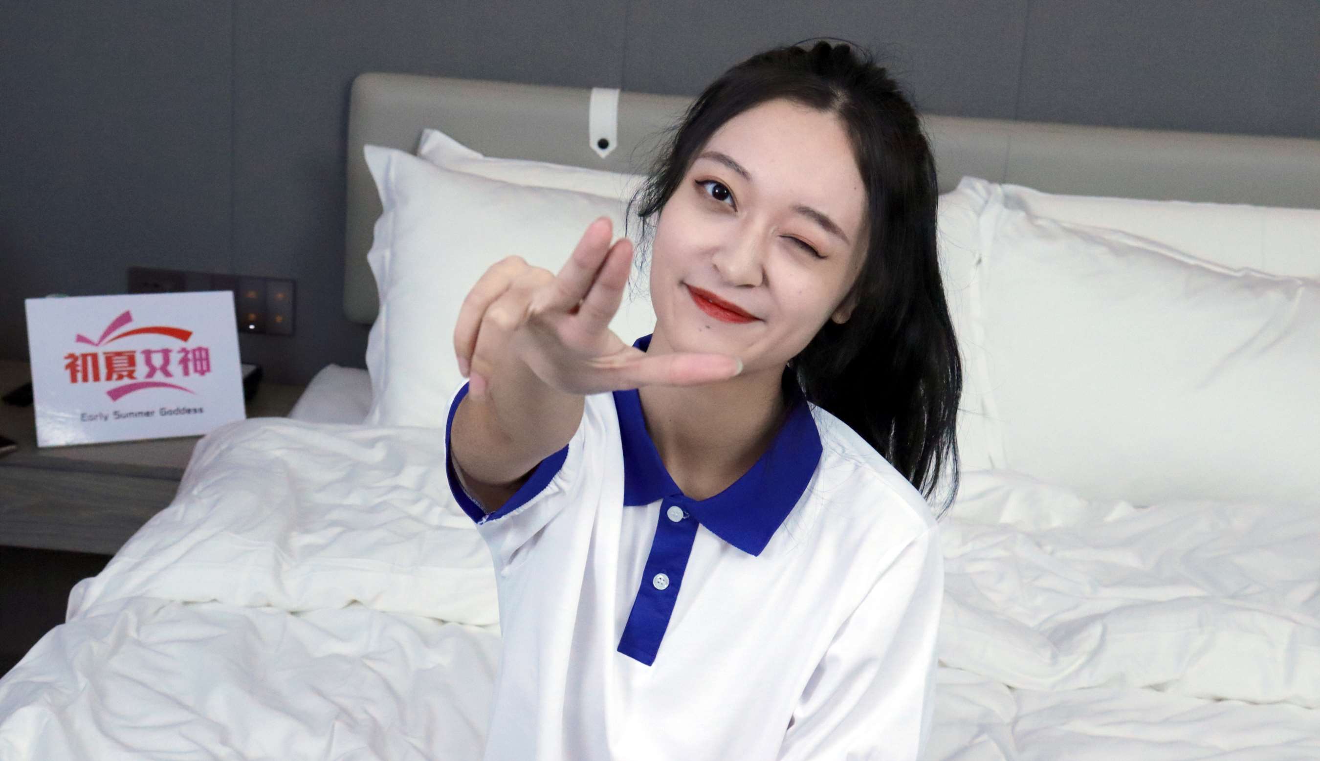 《依依~校服搭配37码运动鞋》作品图