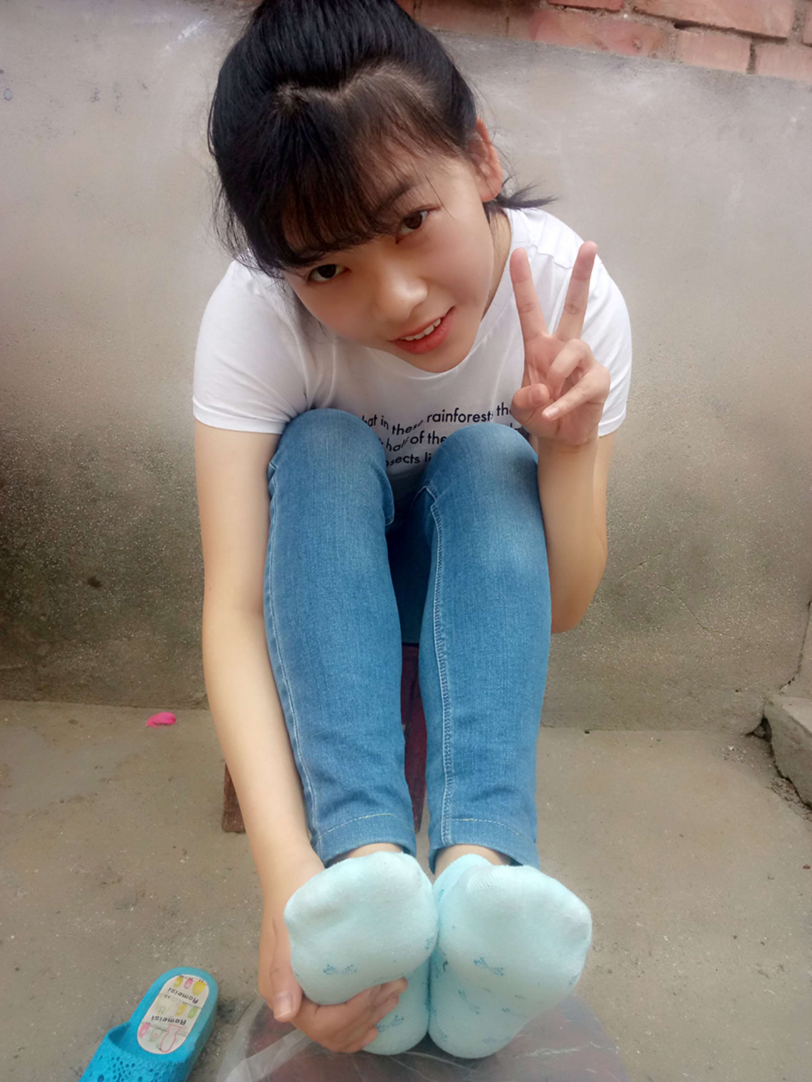 《坡坡棉袜の短丝足》作品图