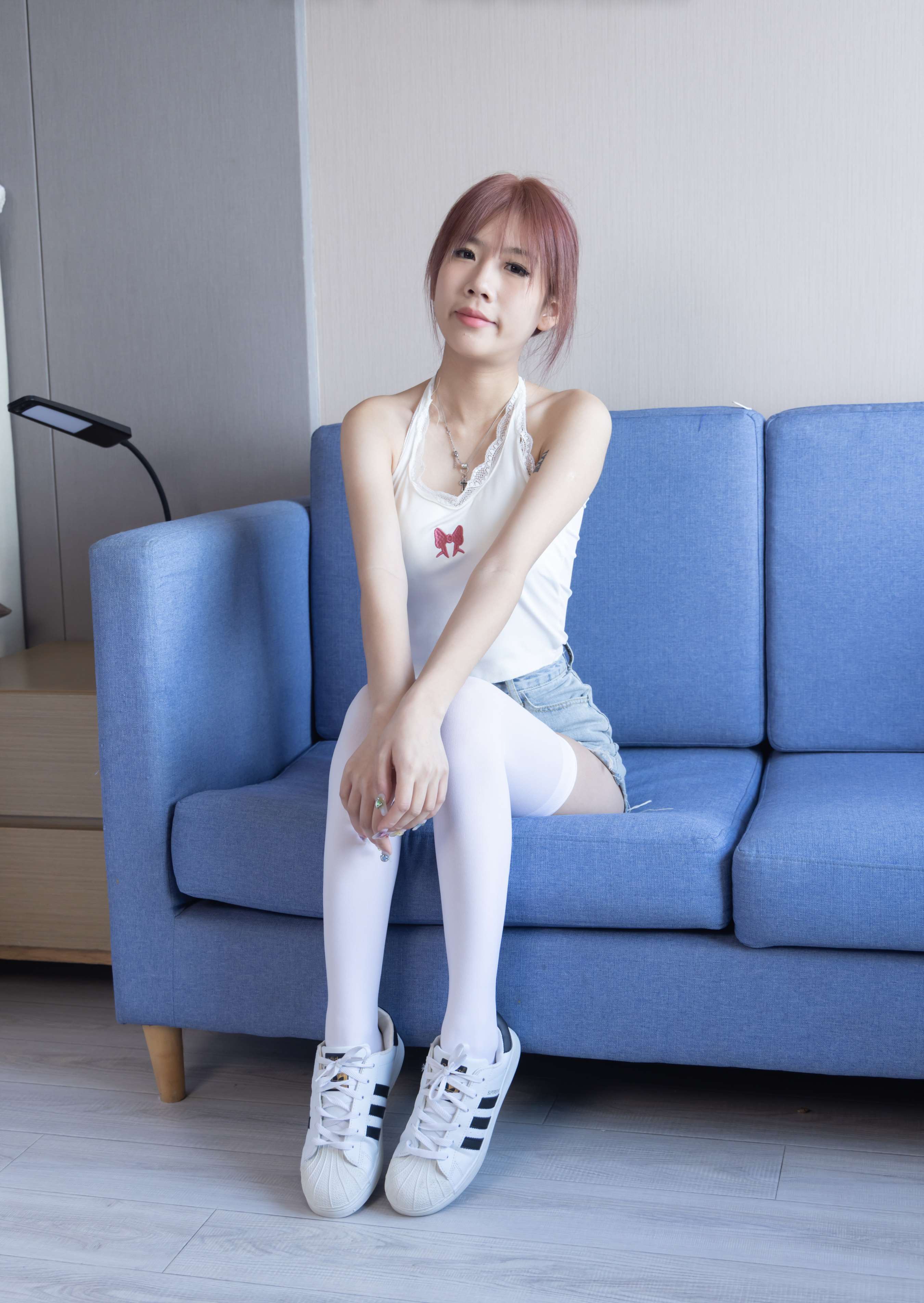 《果冻-黑白丝脚丫》作品图