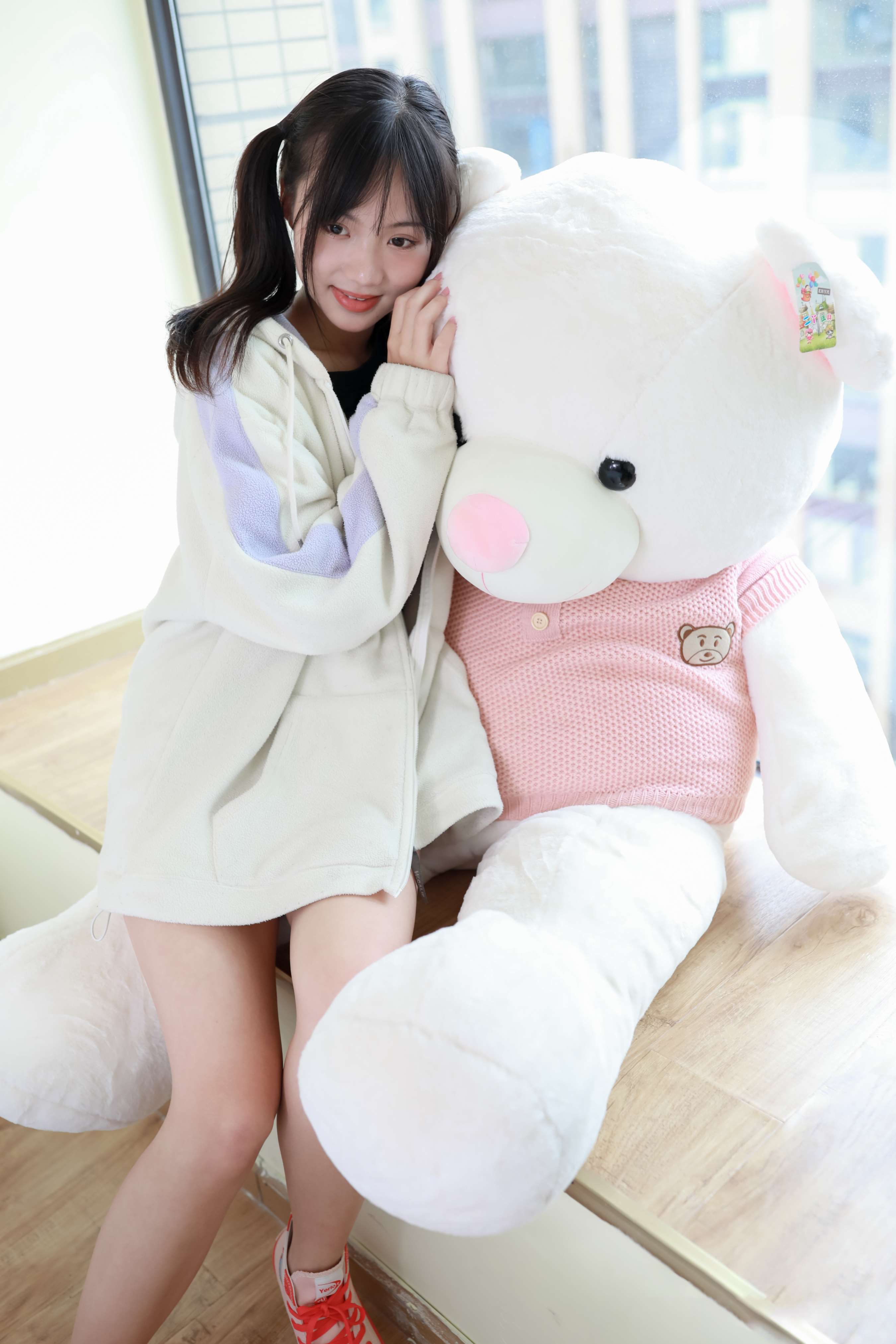 《小麦熊仔棉袜脚带脱袜图》作品图