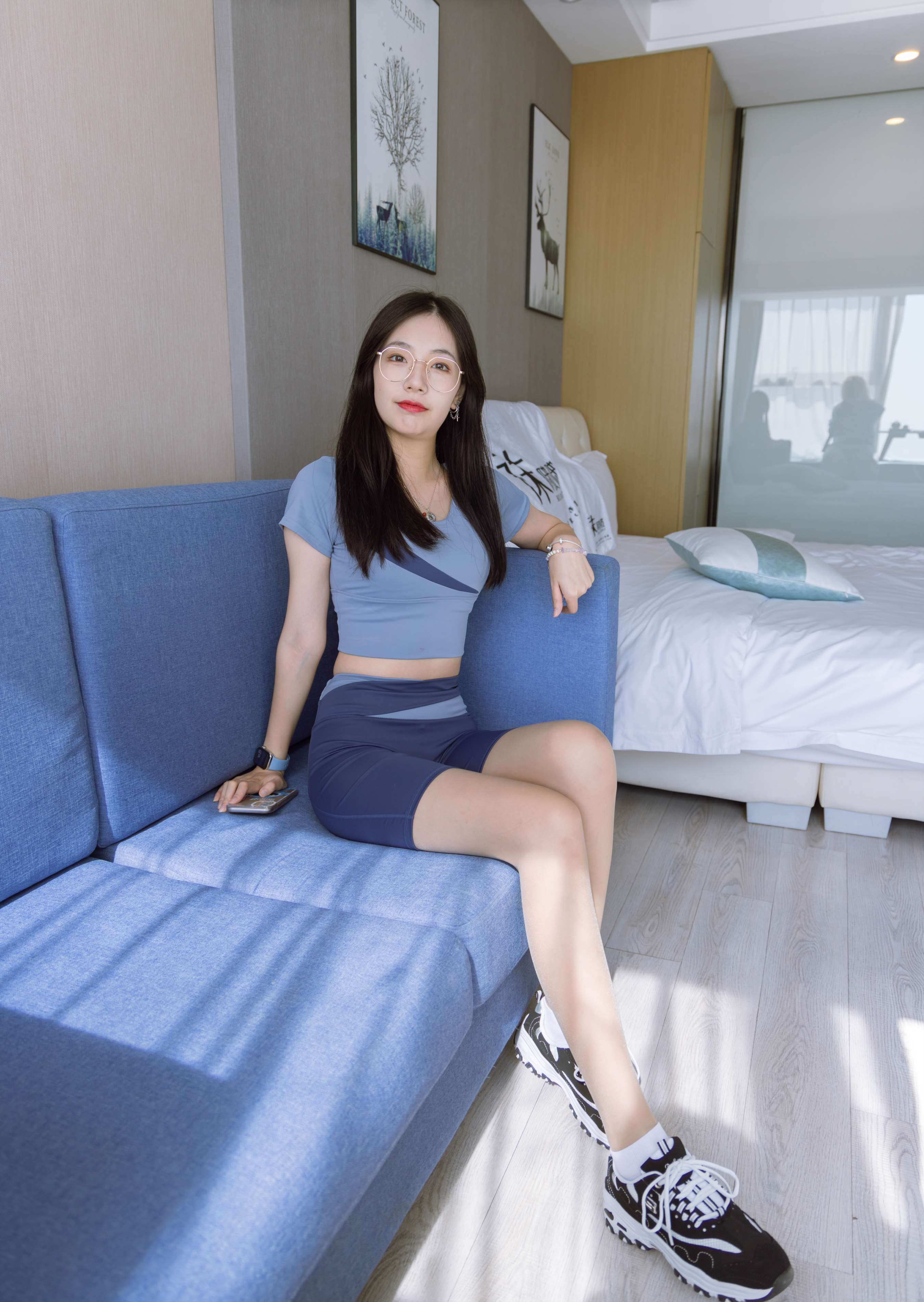 《小甜豆-运动鞋の瑜伽裤裤里丝》作品图