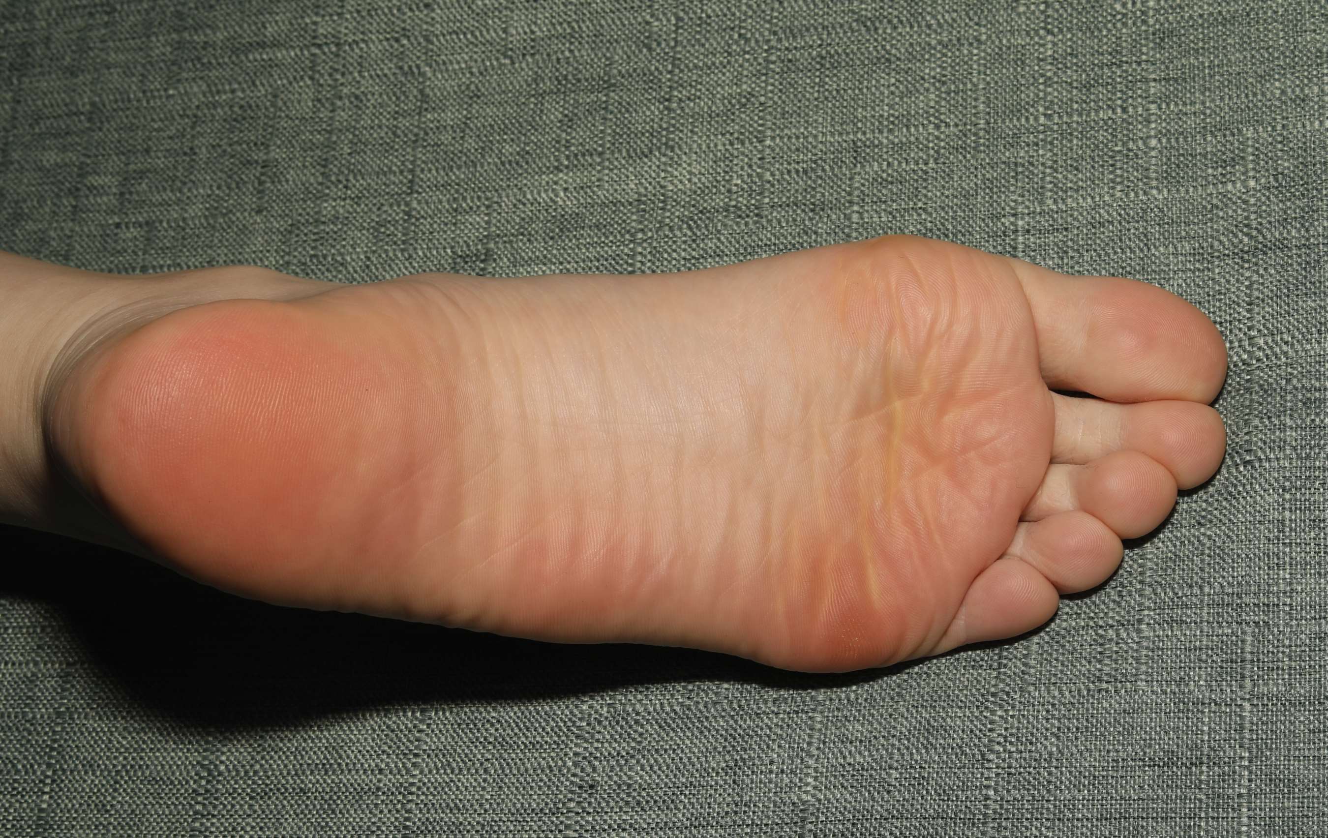 《琪琪少女的个人脚丫秀》作品图