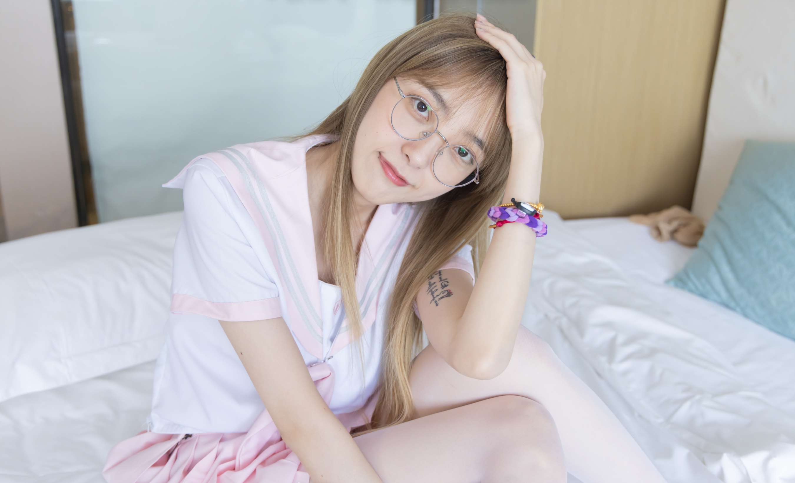 《稚予-皮鞋、白丝、JK制服 》作品图