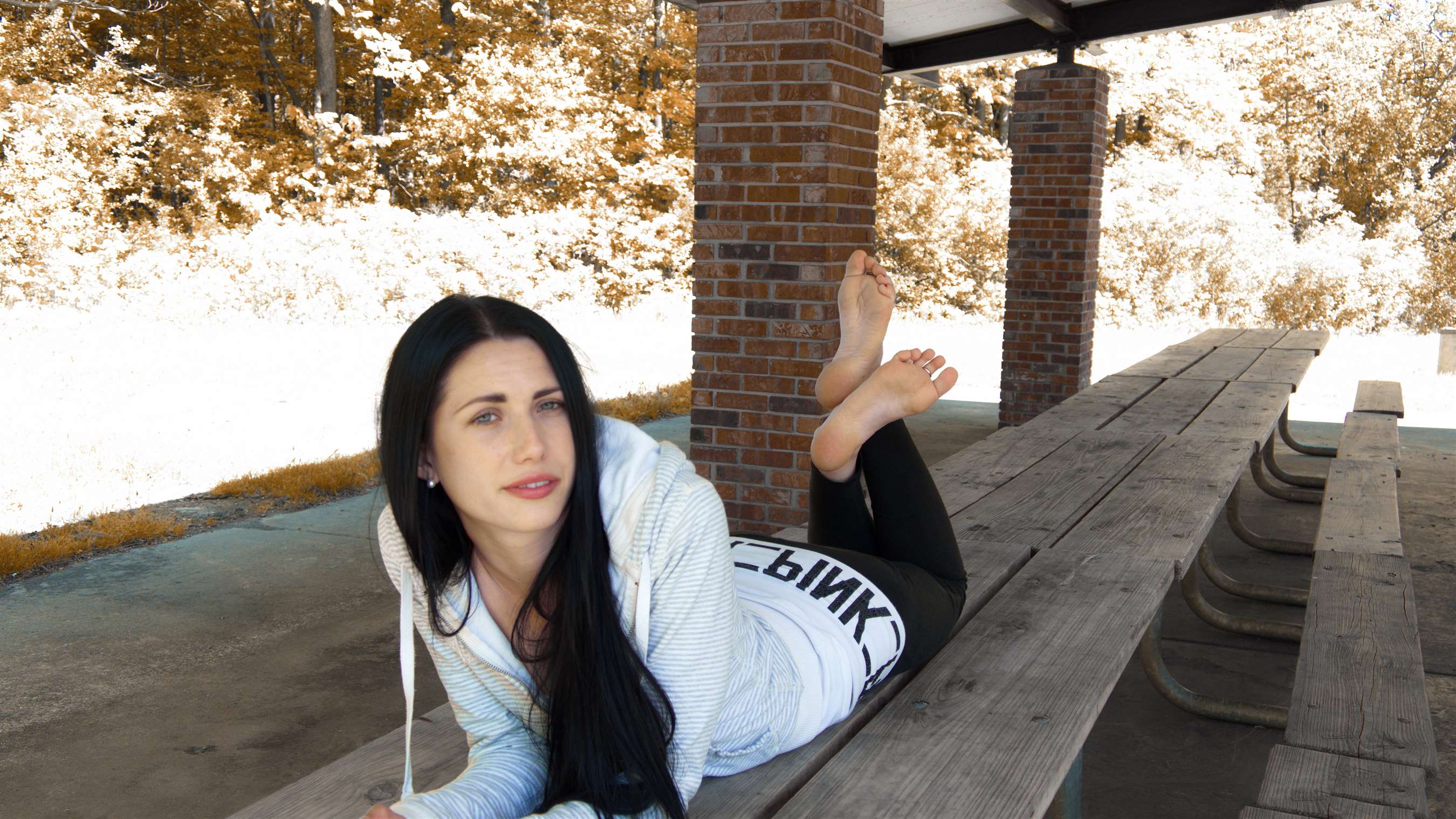 《国外小姐姐的裸足》作品图