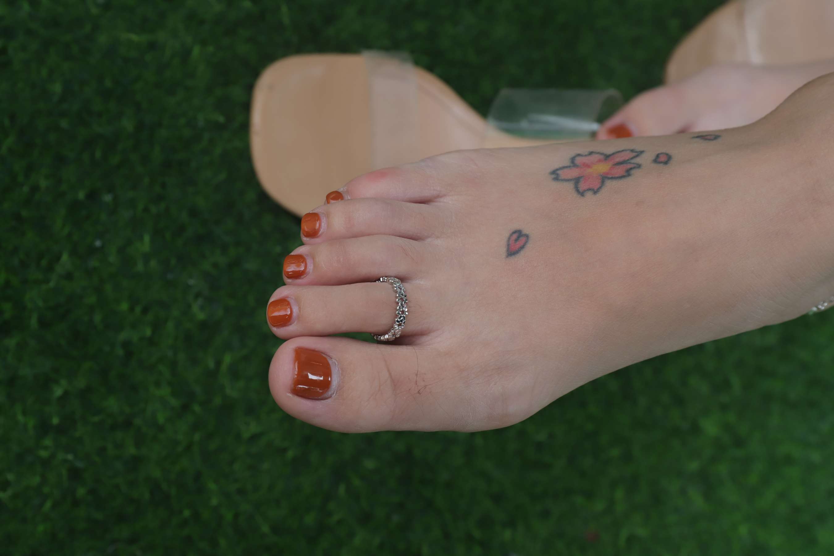 《拍完照顺便给小娴来个足底按摩》作品图