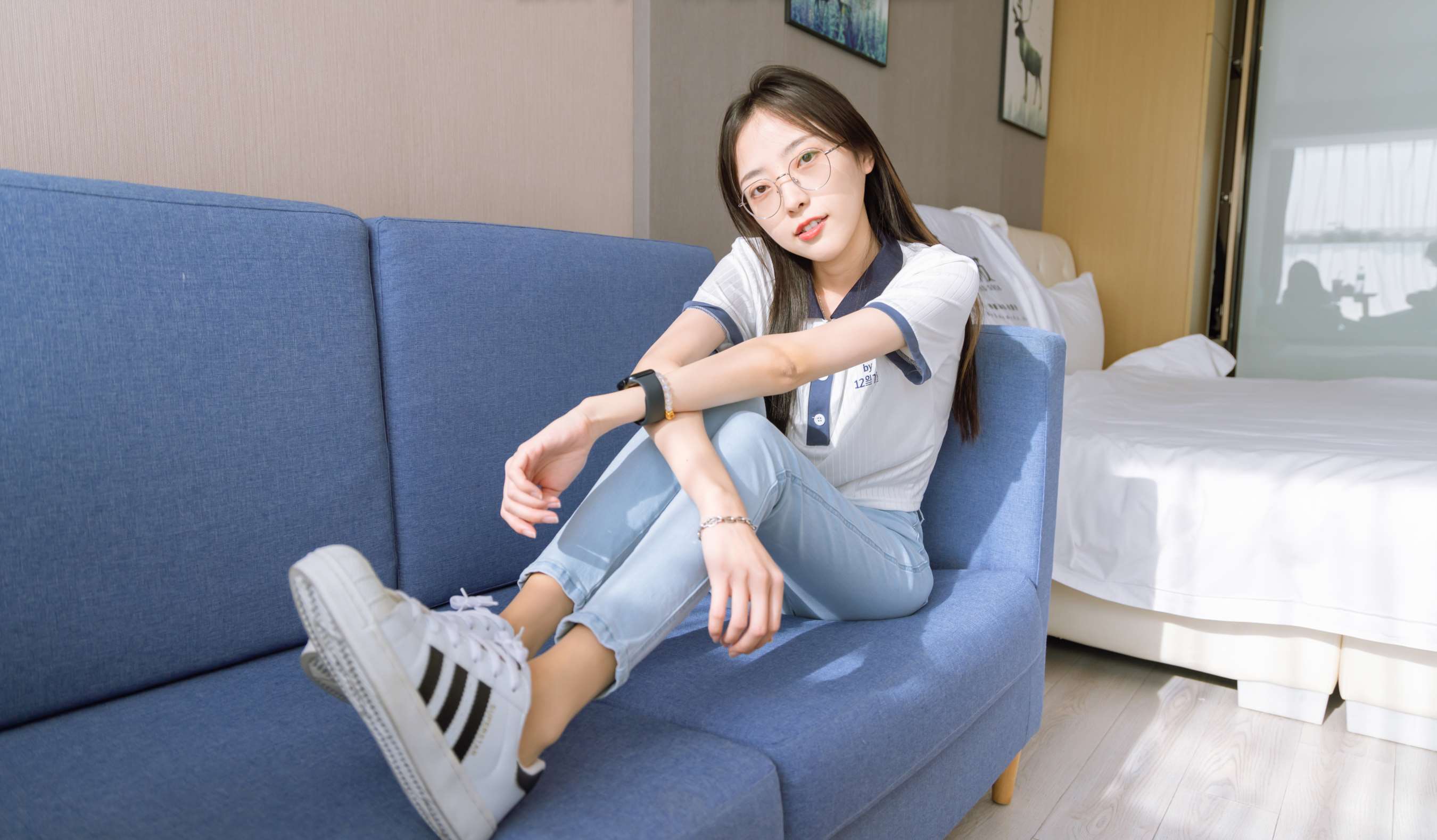 《稚予-贝壳头板鞋、肉丝、裤里丝》作品图