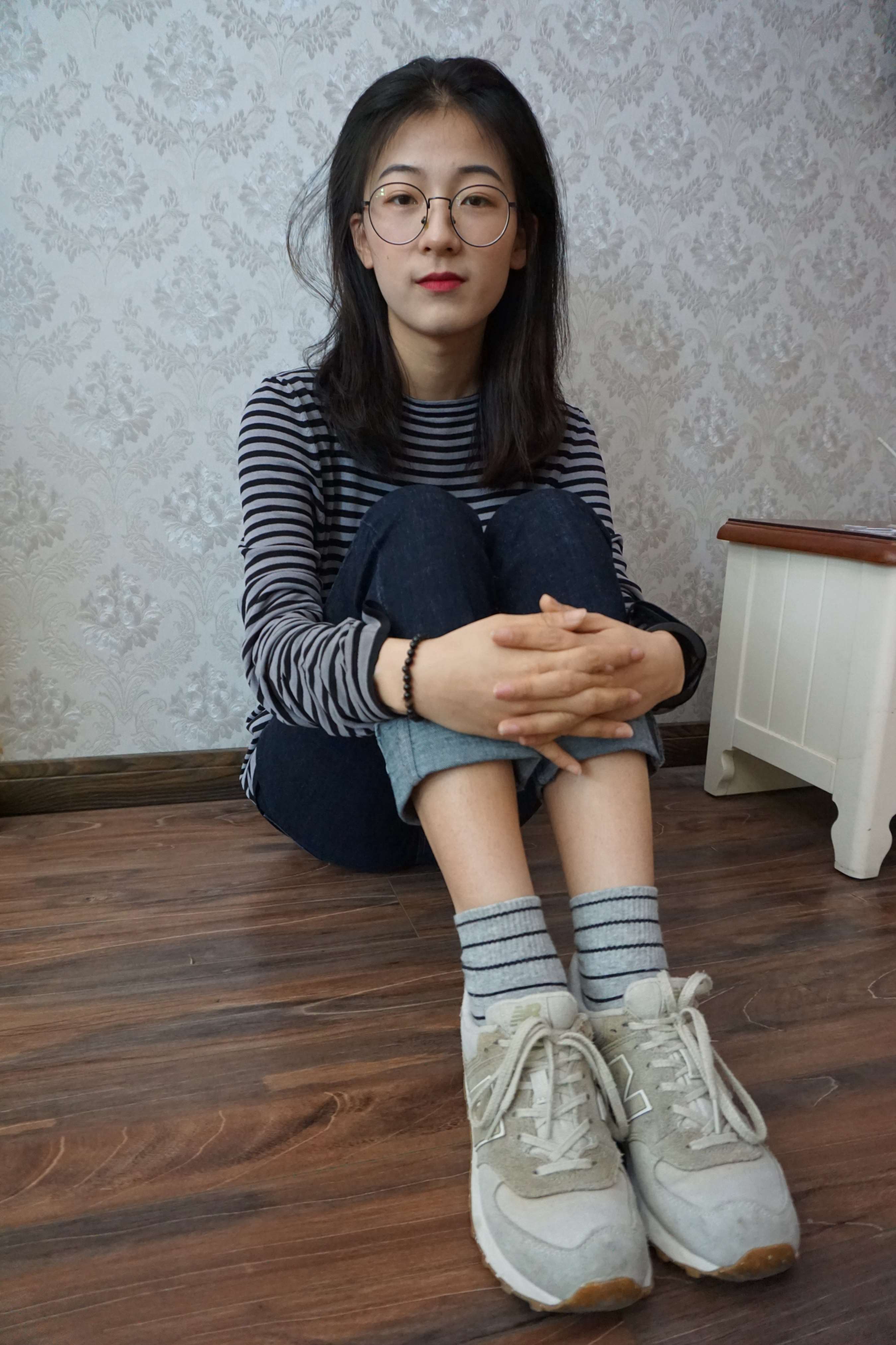 《四眼少女的棉袜脚》作品图