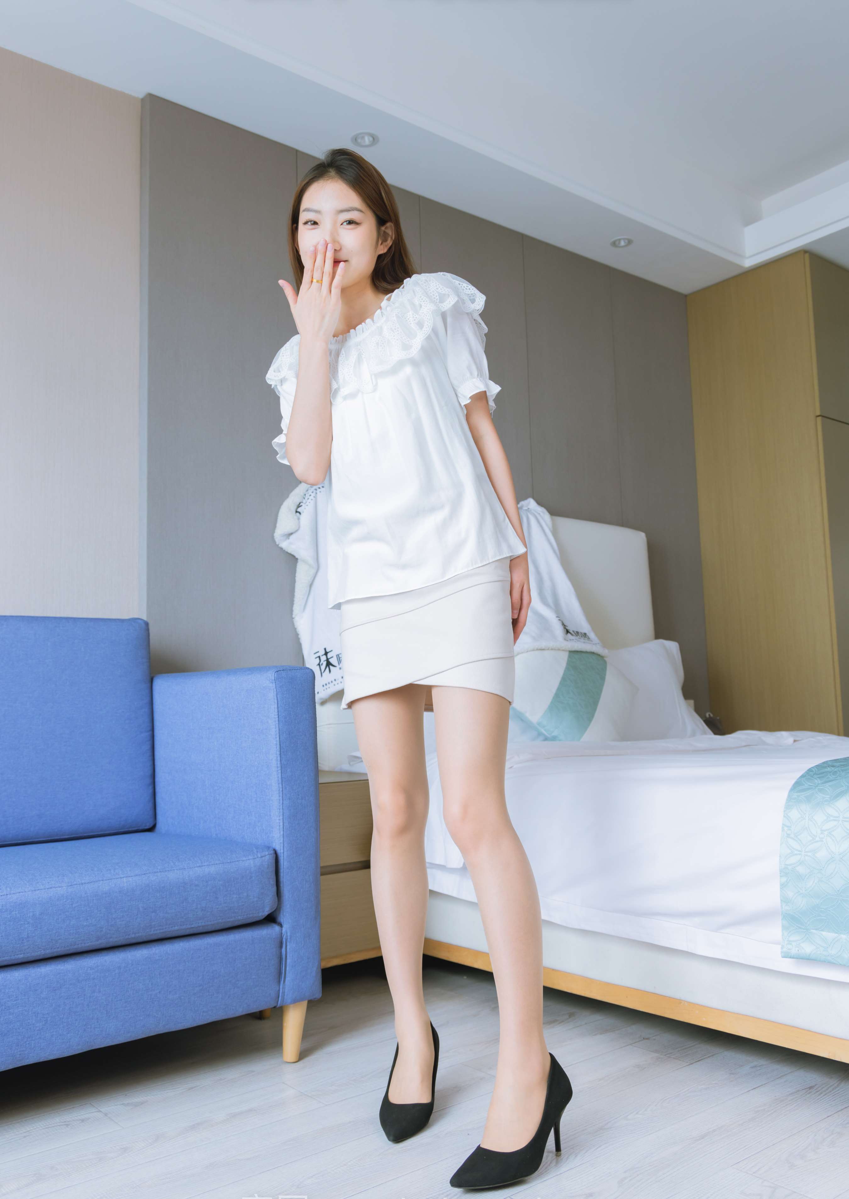 《小沫-高跟鞋の油亮肉丝》作品图