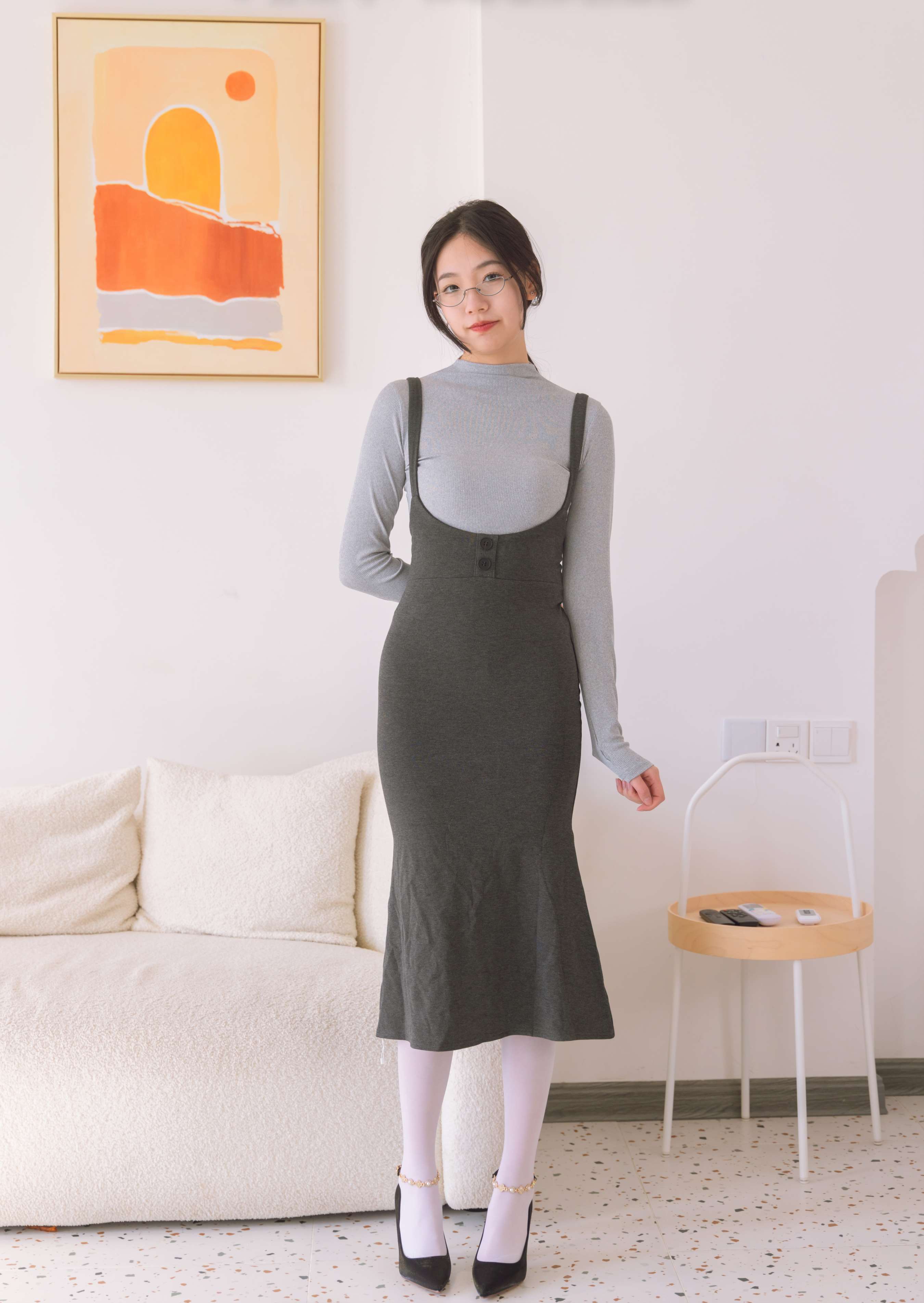 《小甜豆-高跟鞋、厚白丝》作品图