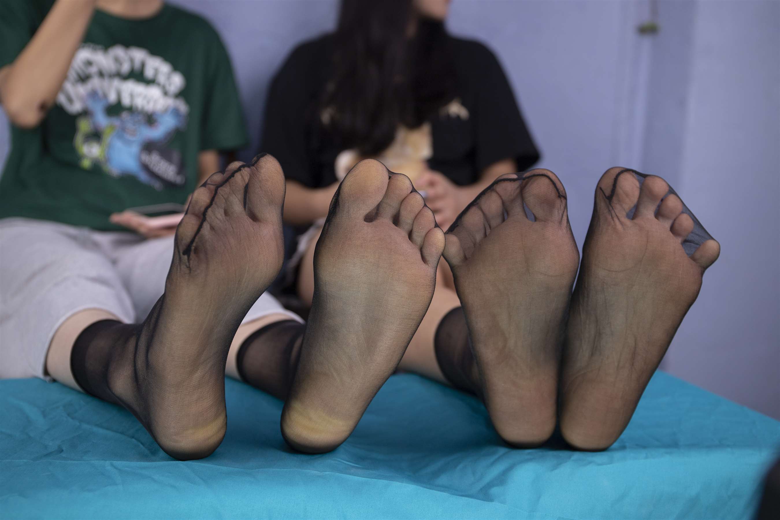 《诗敏和盈盈黑丝互jio【套图+4K视频】》作品图