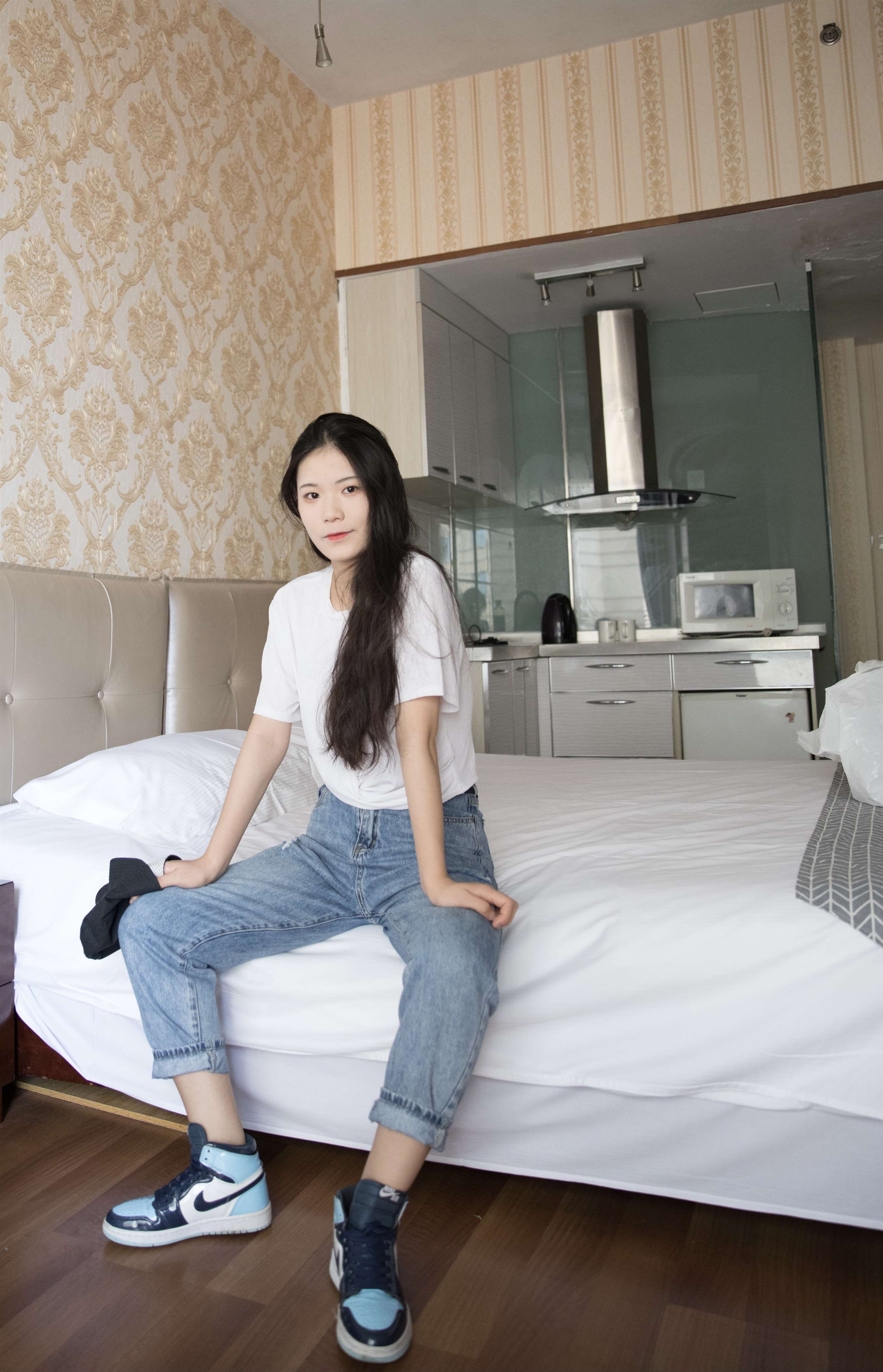 《黑帽牛仔の棉袜脚【套图+视频1个】》作品图