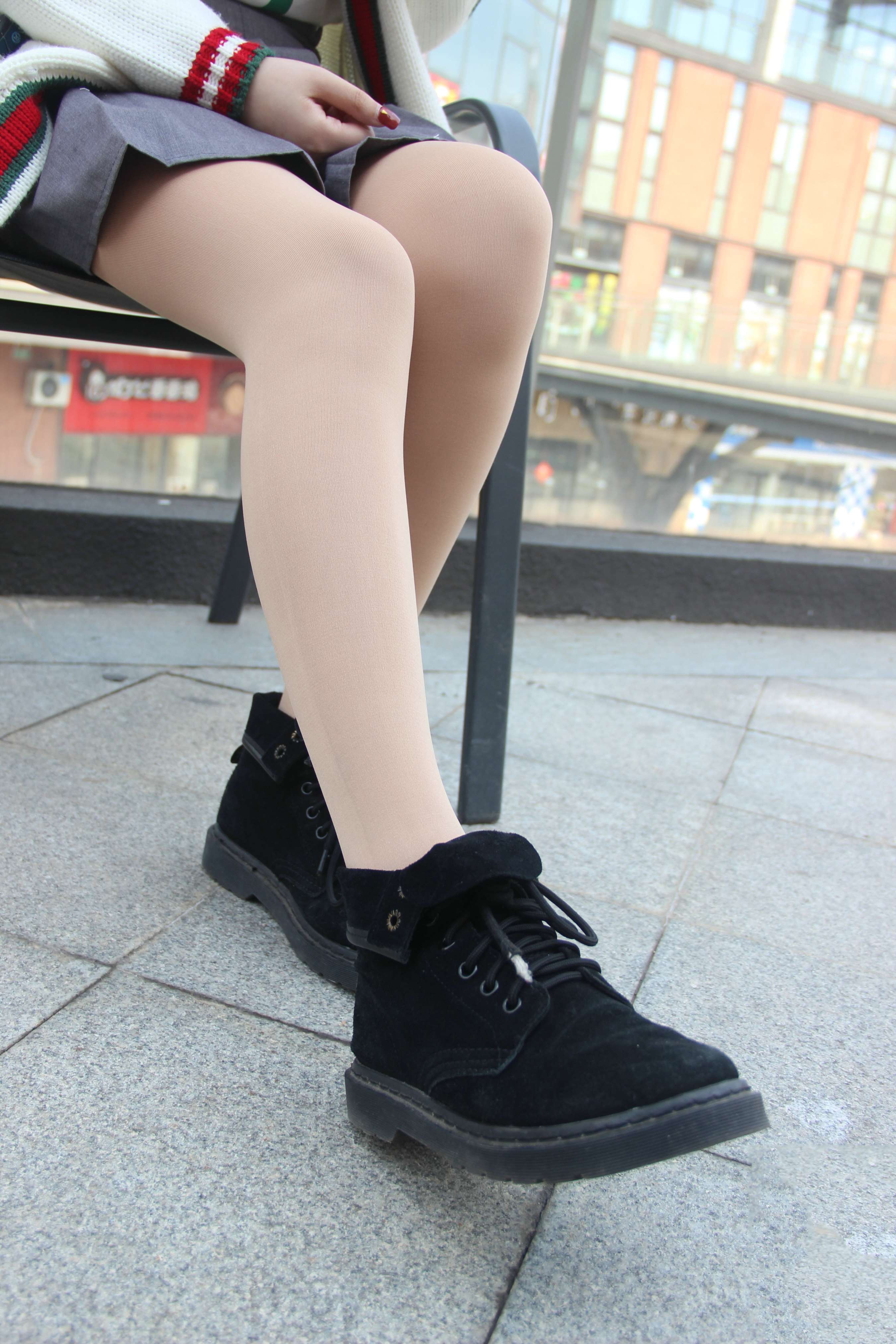 《肉肉少女丝足の短靴》作品图