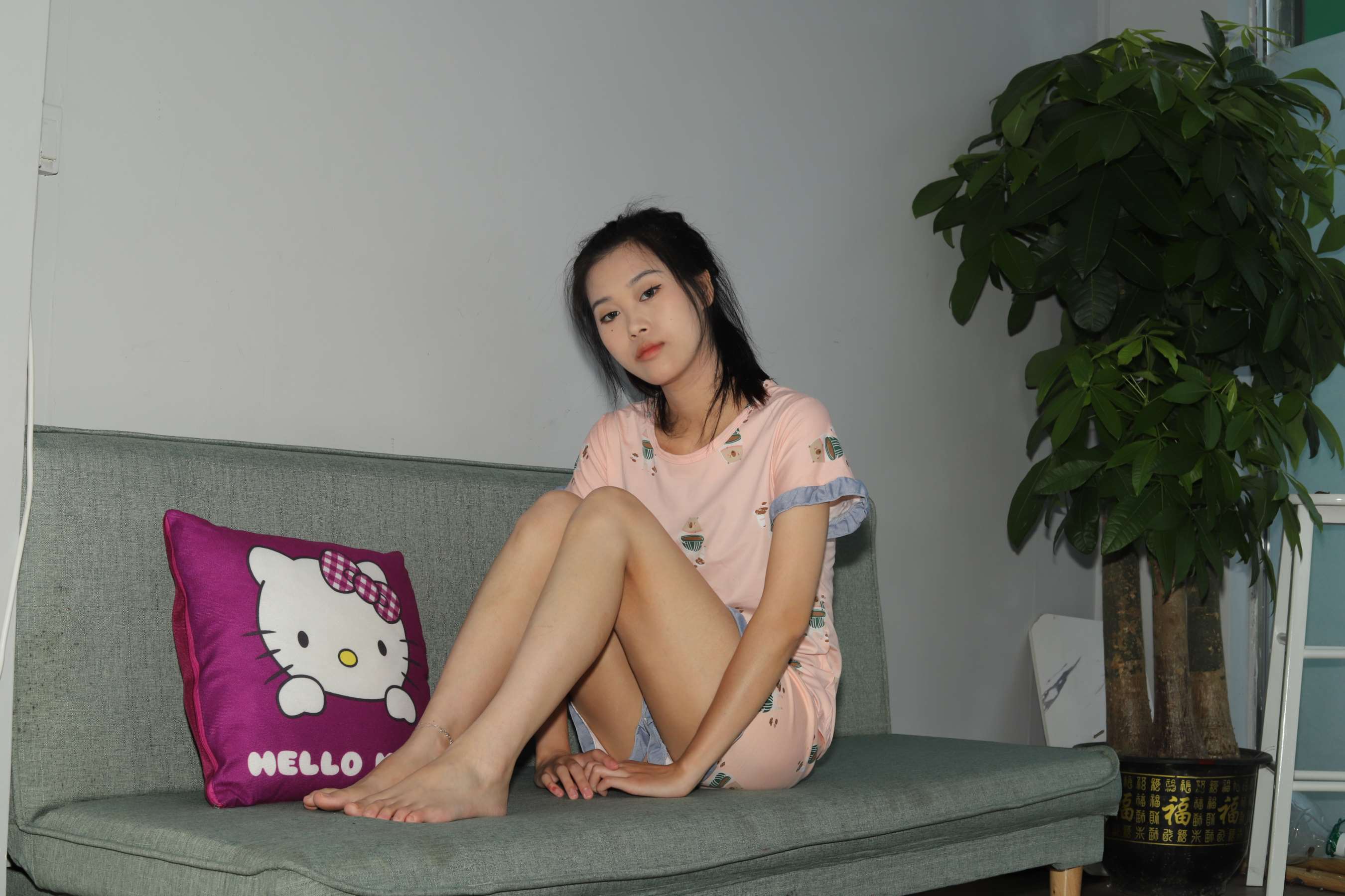 《小鱼睡衣の嫩足》作品图