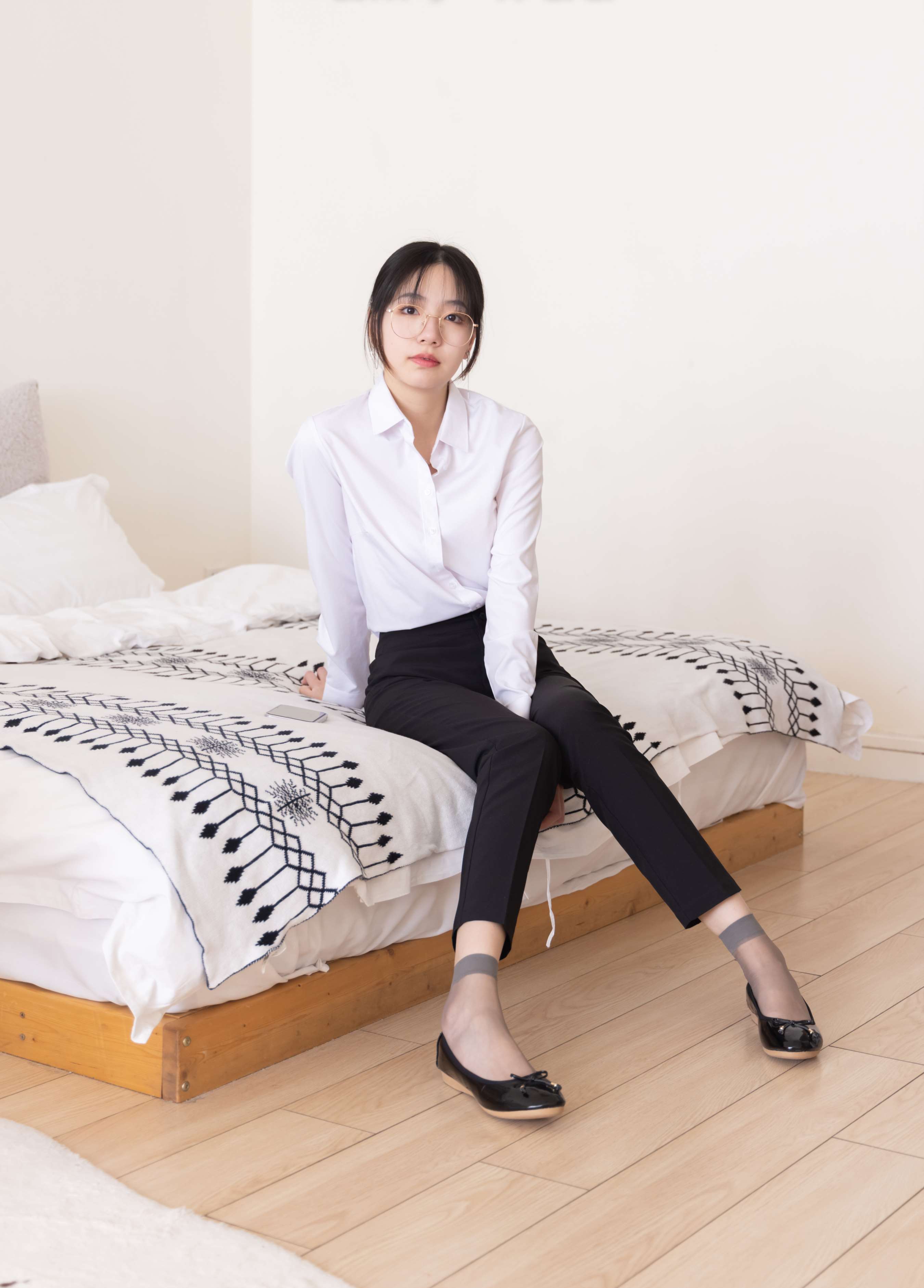 《小甜豆小姐姐平底鞋の短丝》作品图