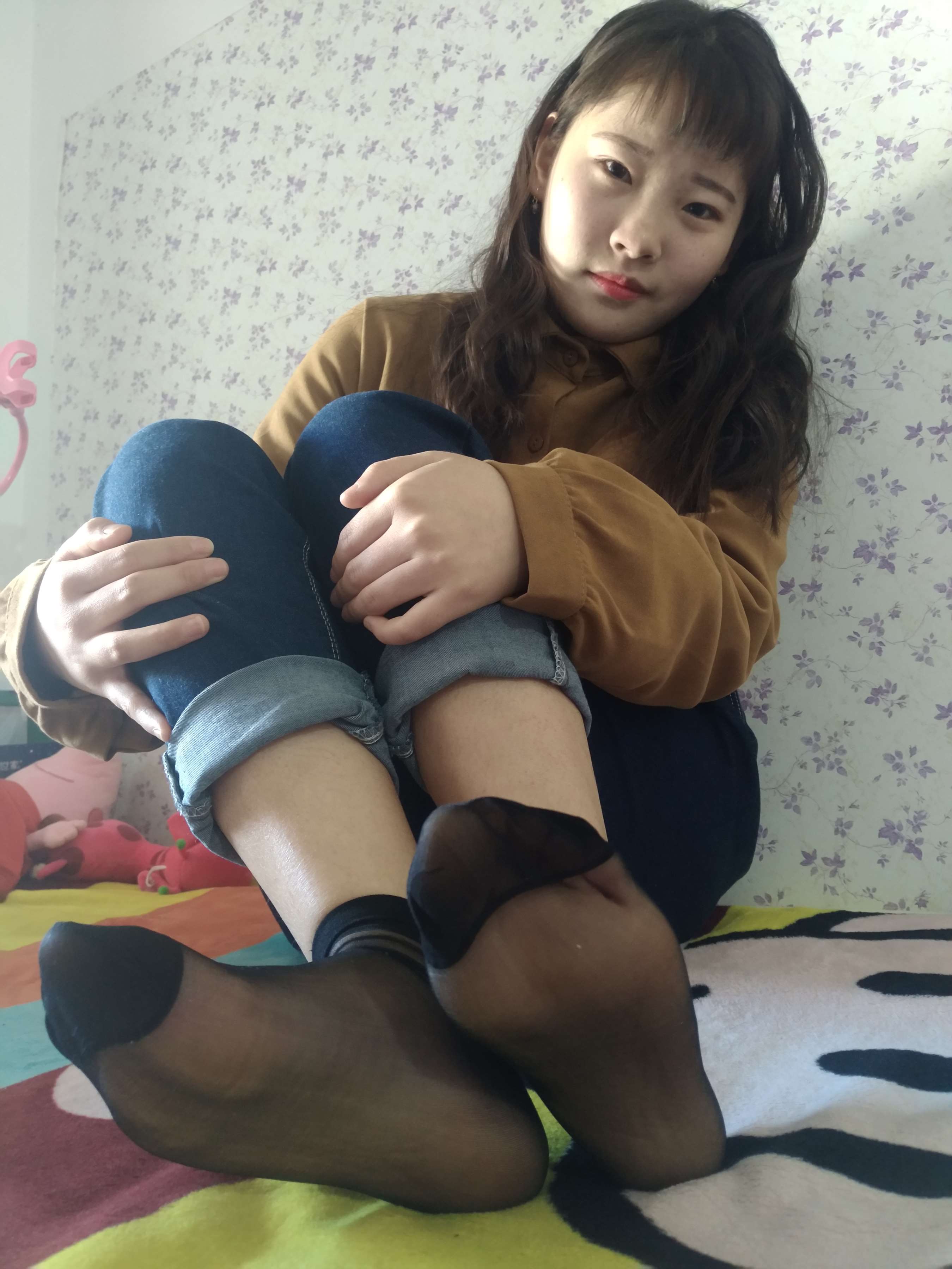 《缘缘短丝足》作品图