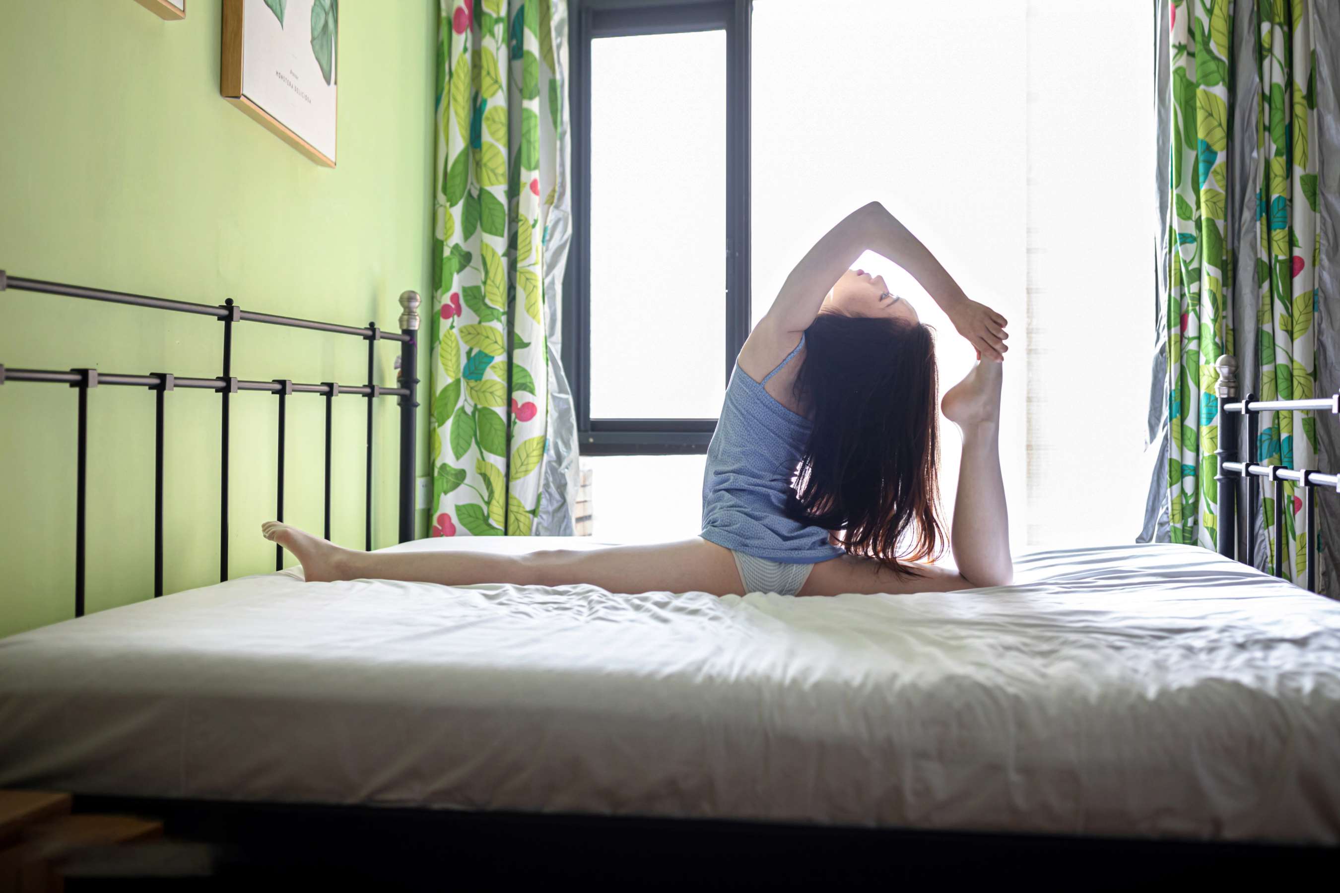 《 铭玥薄白丝》作品图