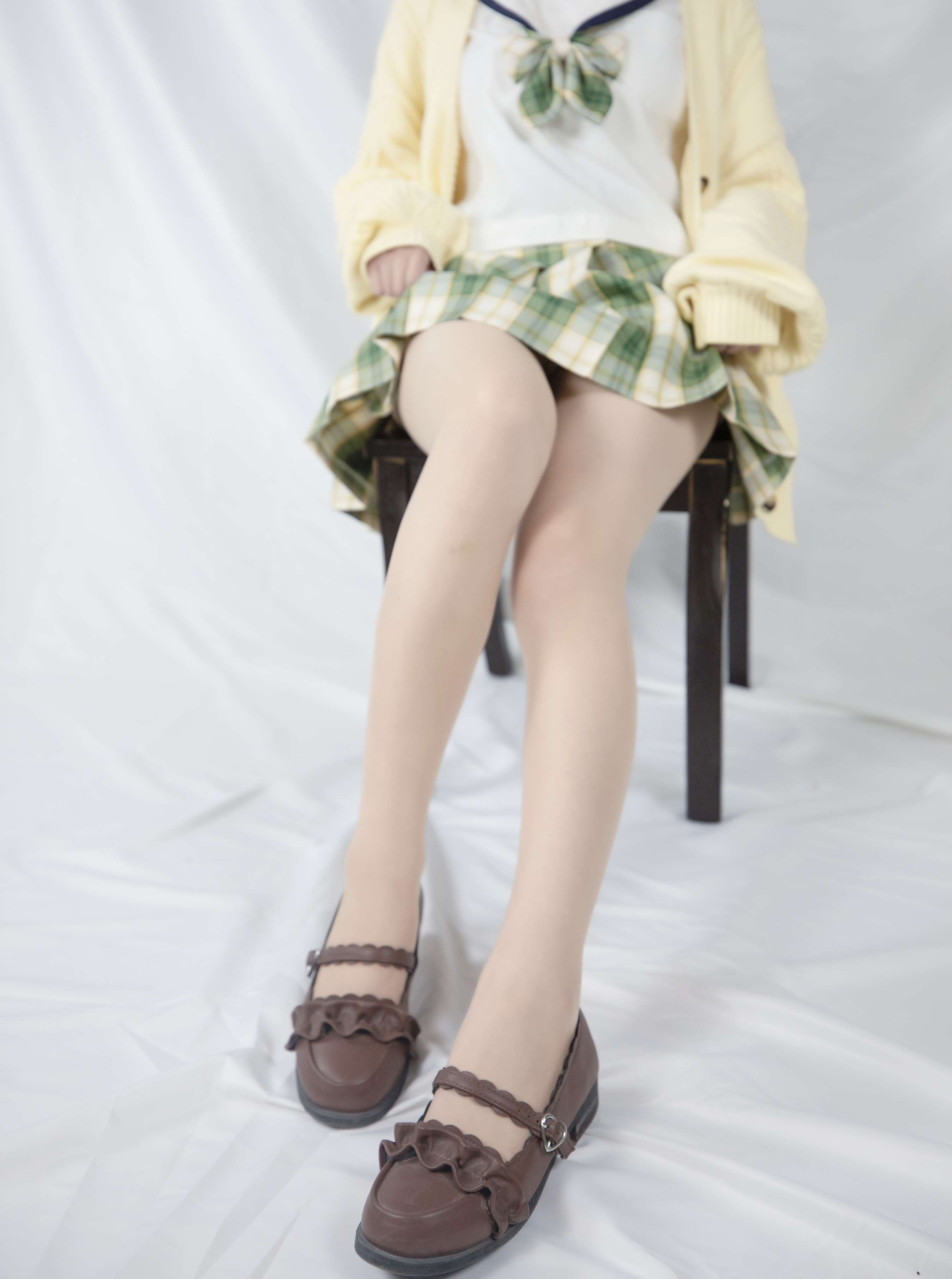 《清纯少女の肉丝脚》作品图