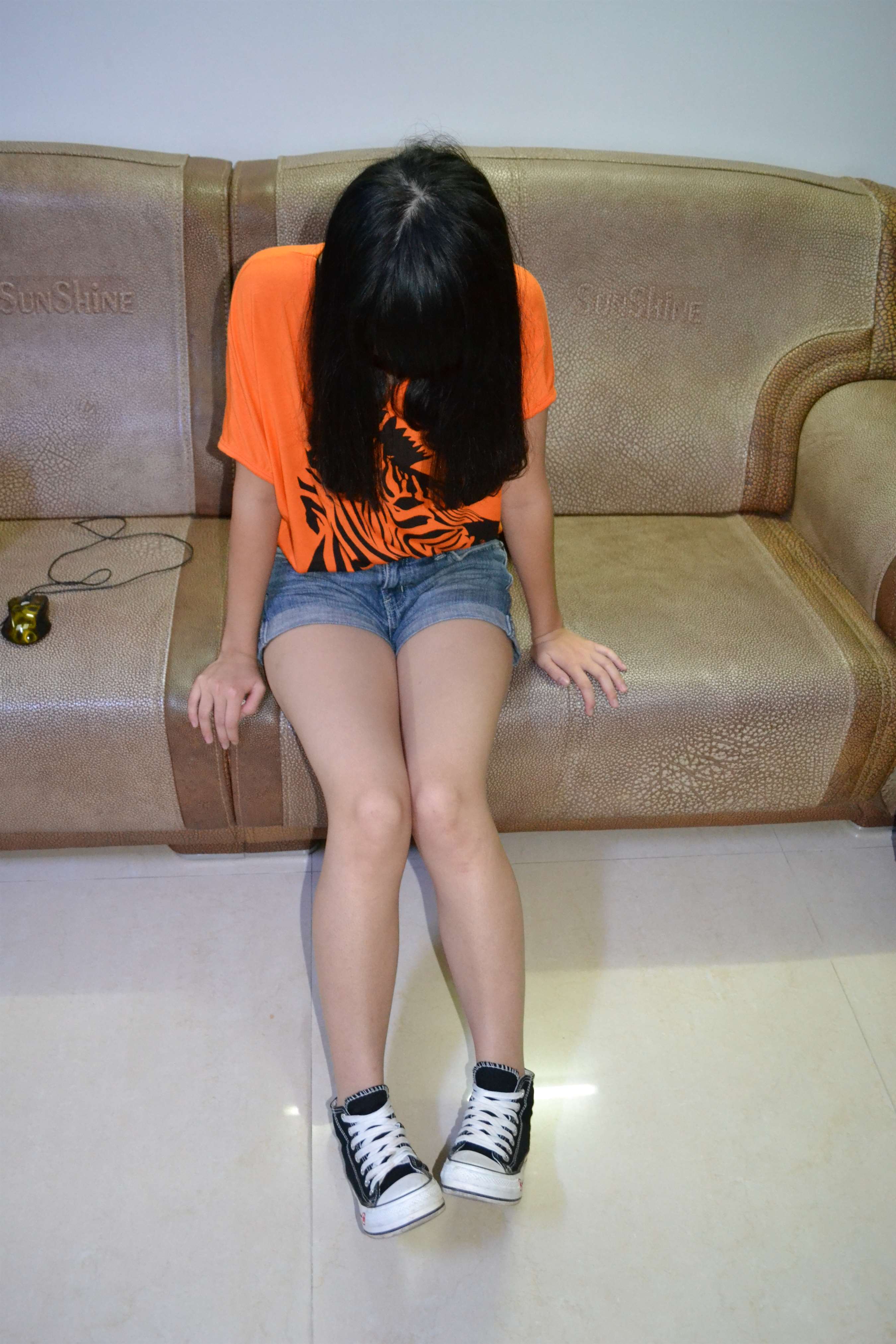 《高帮帆布鞋の棉袜脚》作品图