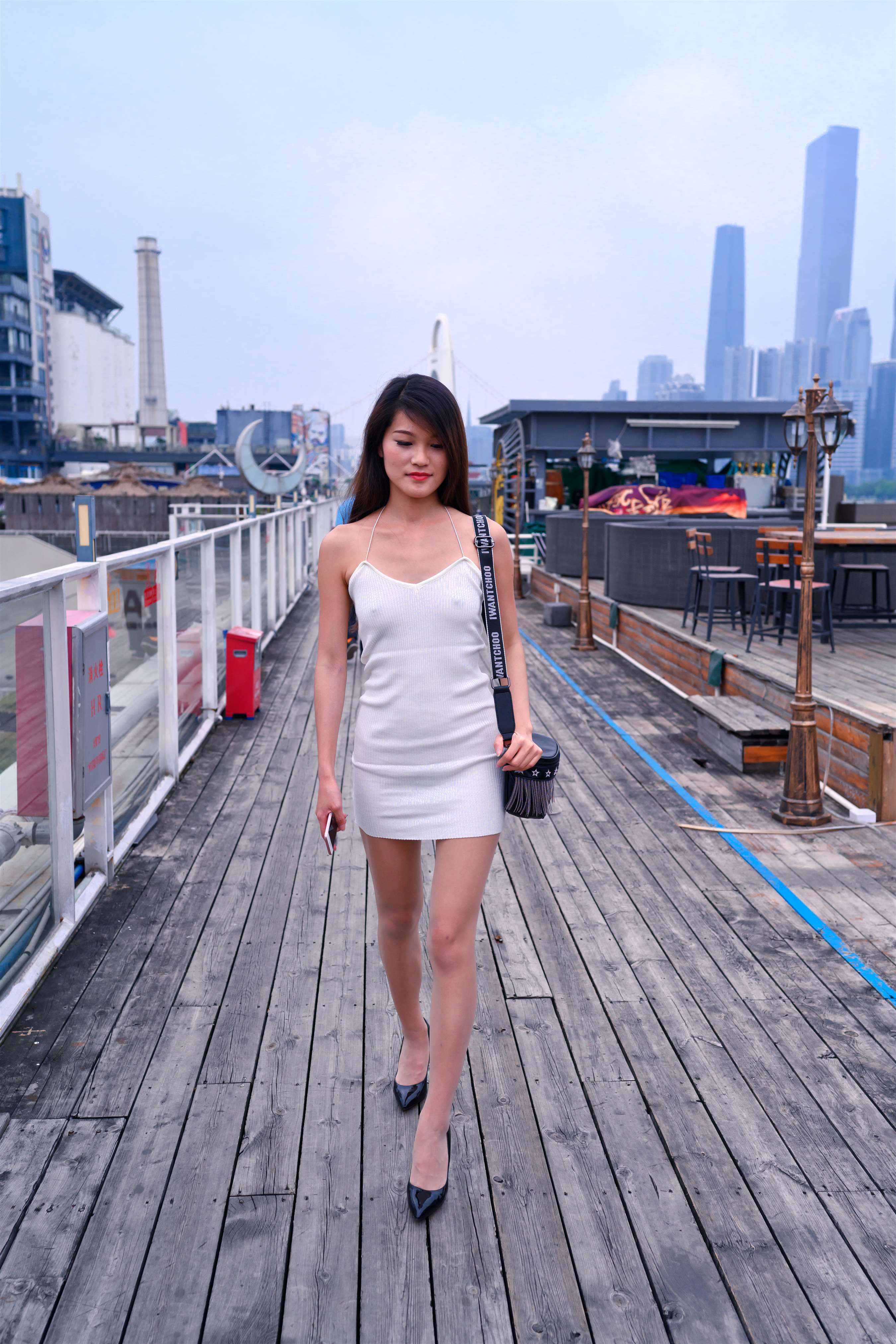 《小猪猪琶醍吊带白裙【套图+视频】》作品图