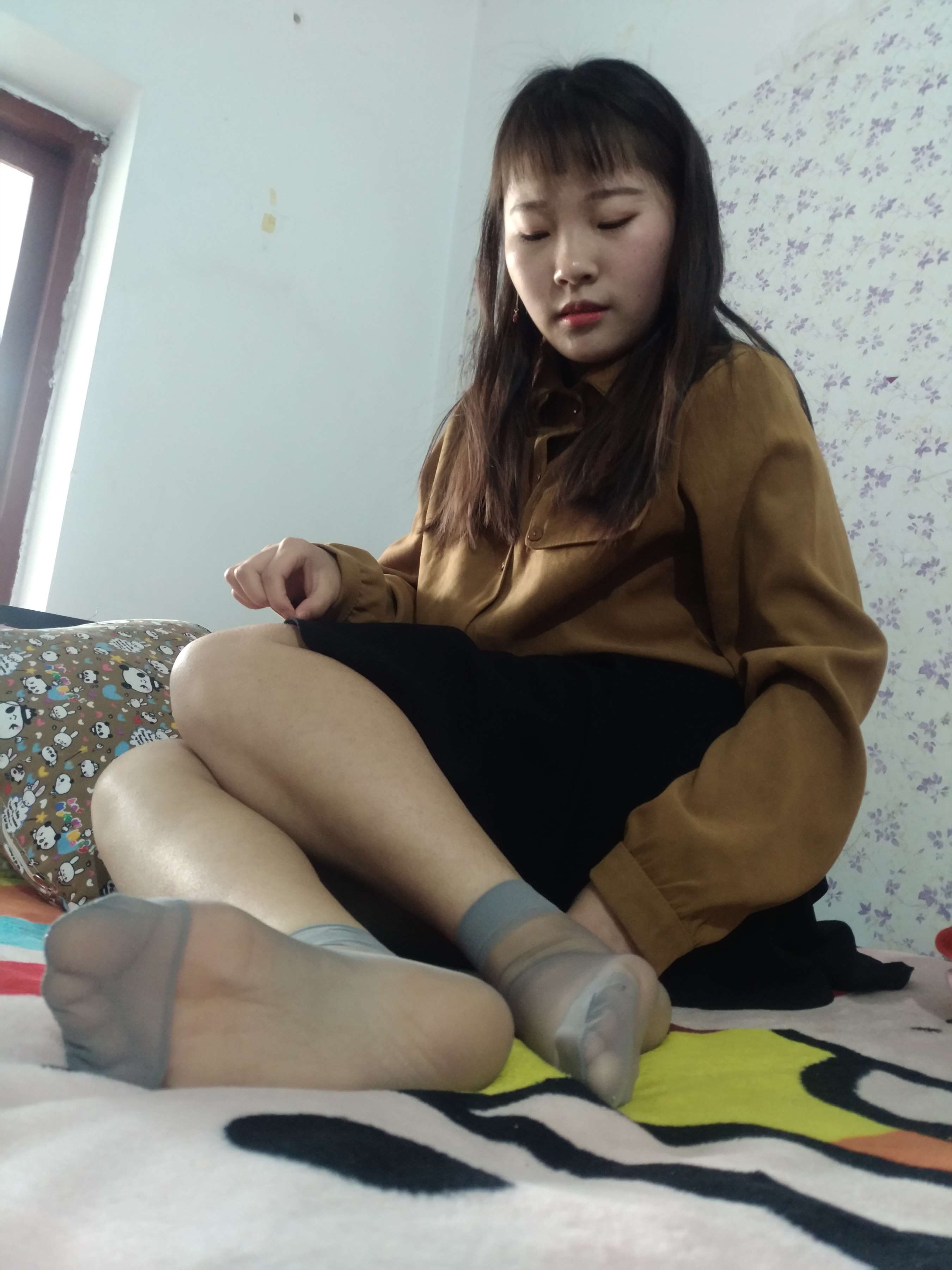 《缘缘短丝足》作品图