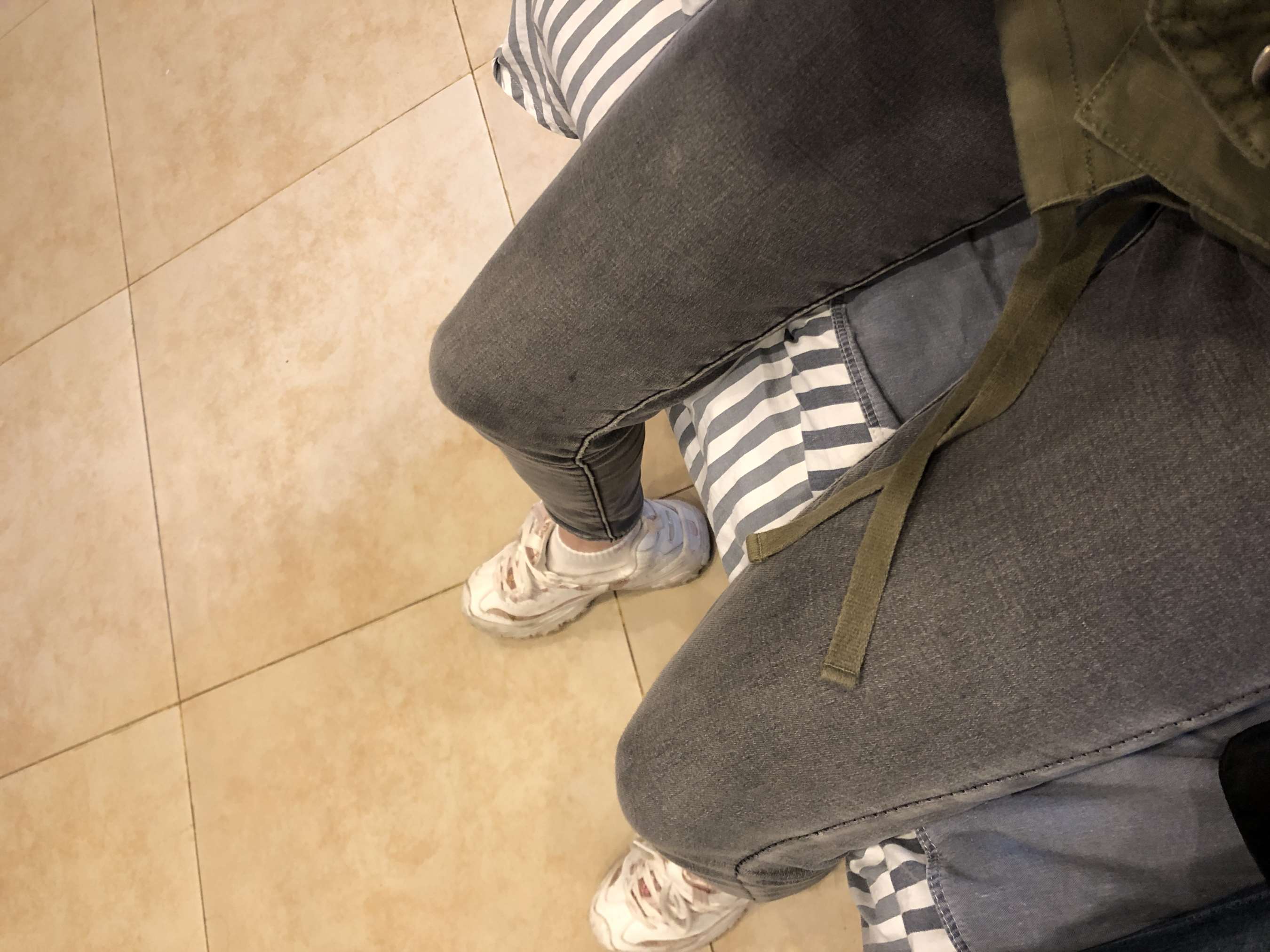 《大学城妹子》作品图