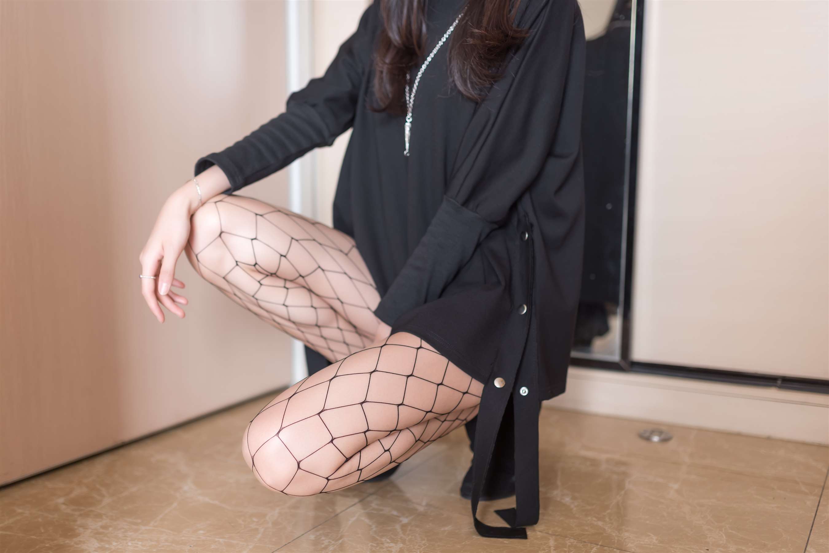 《短靴网袜脚》作品图