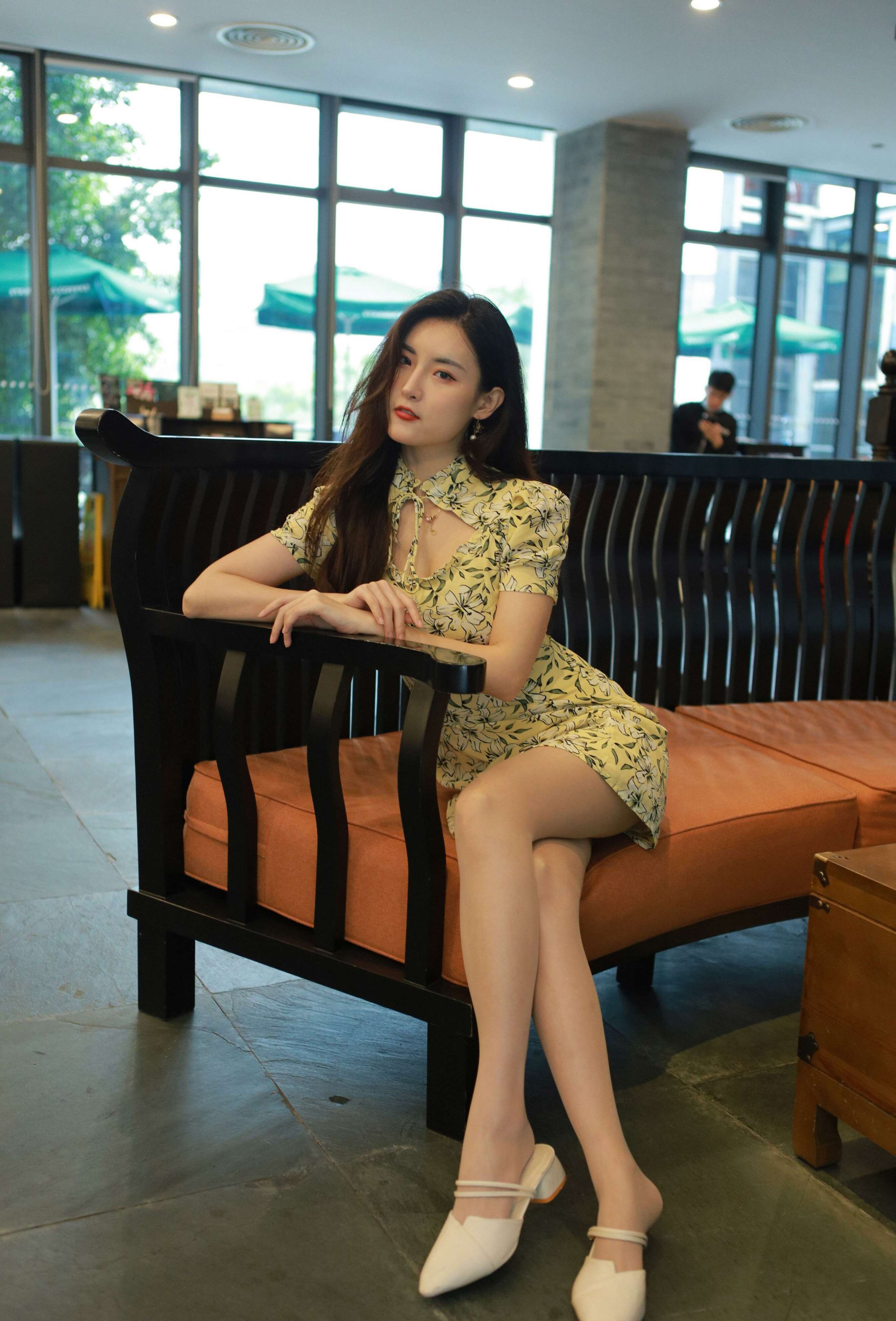 《小宝长腿连衣裙》作品图