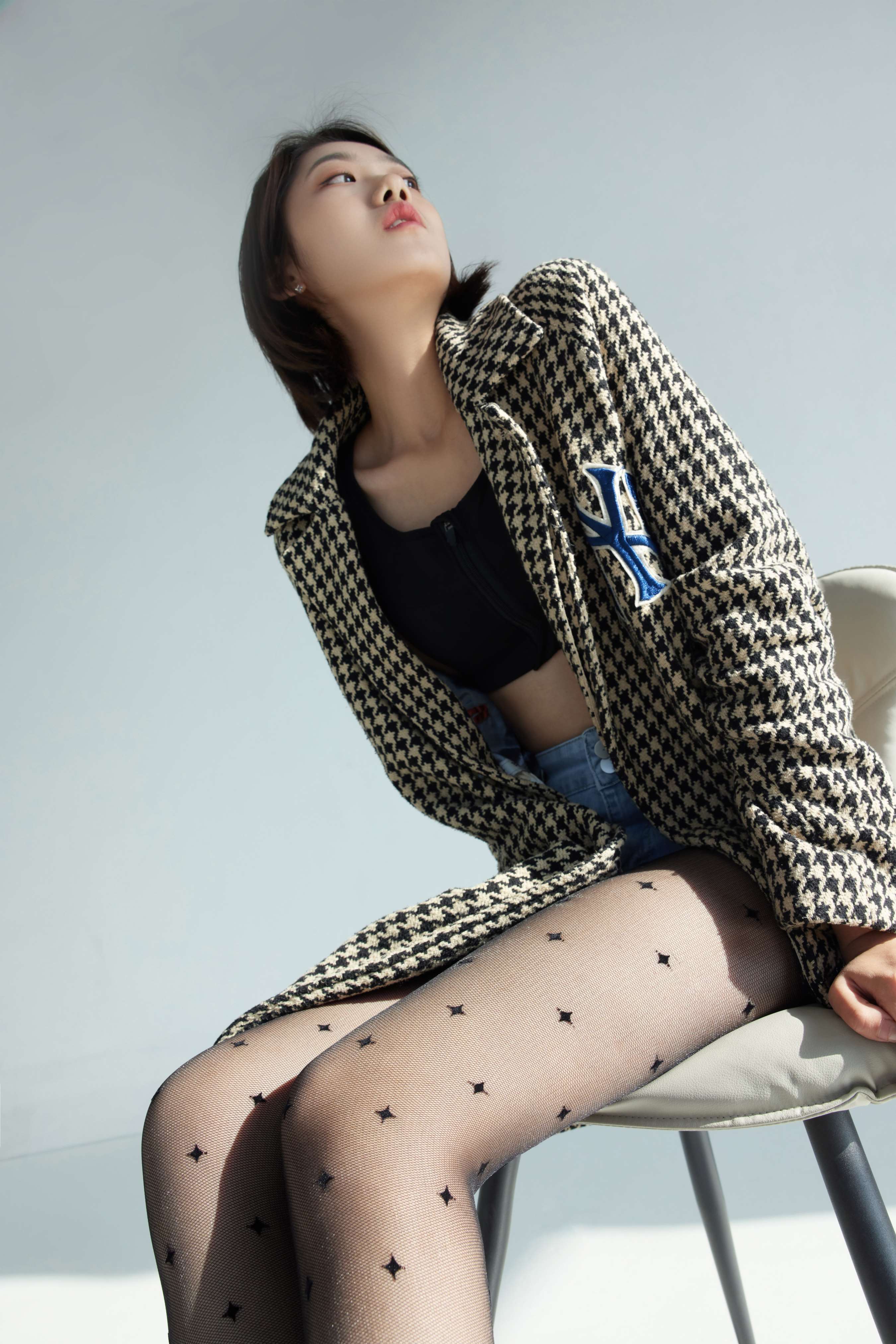 《琳琳斑点黑丝脚》作品图