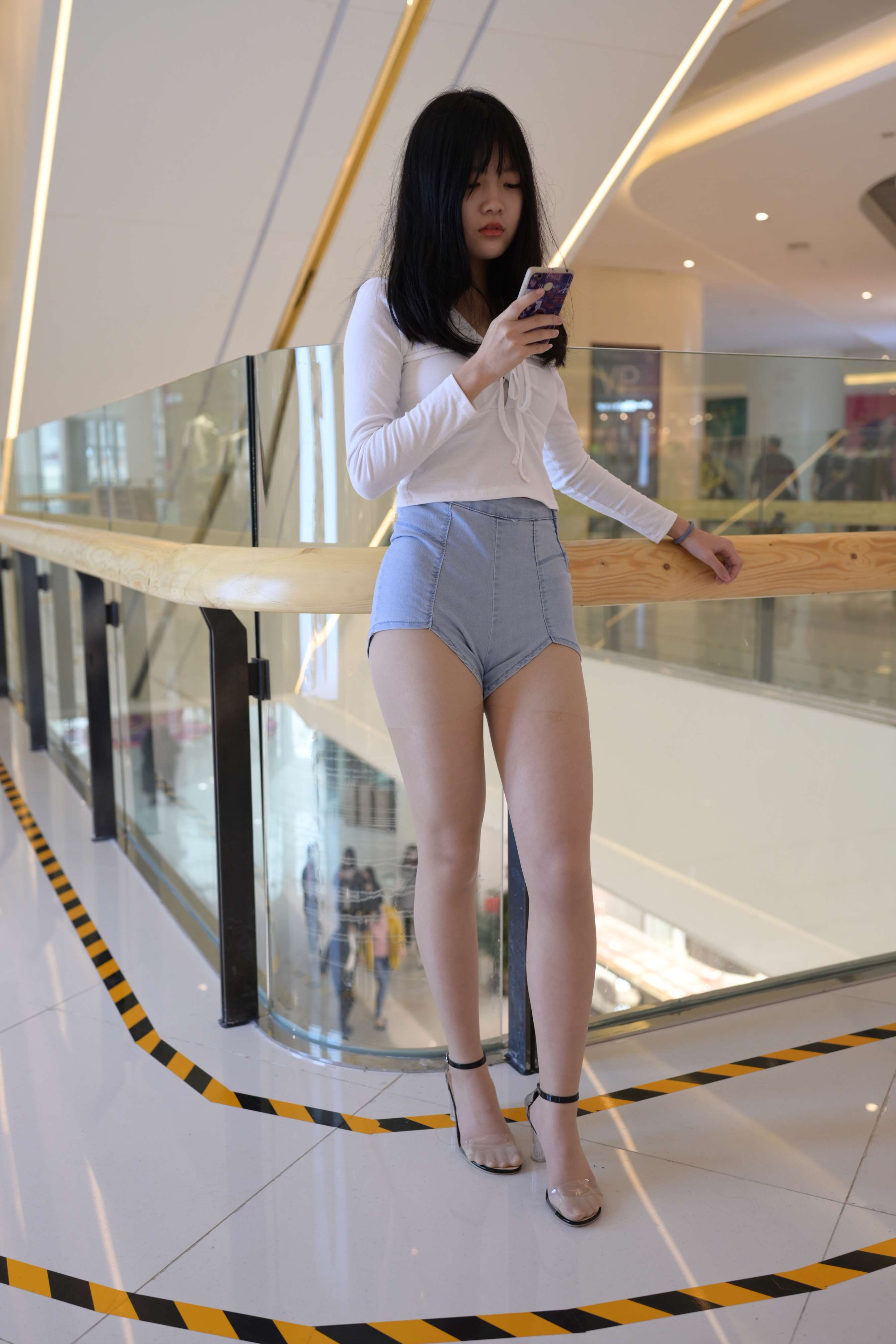 《热裤的小默默》作品图