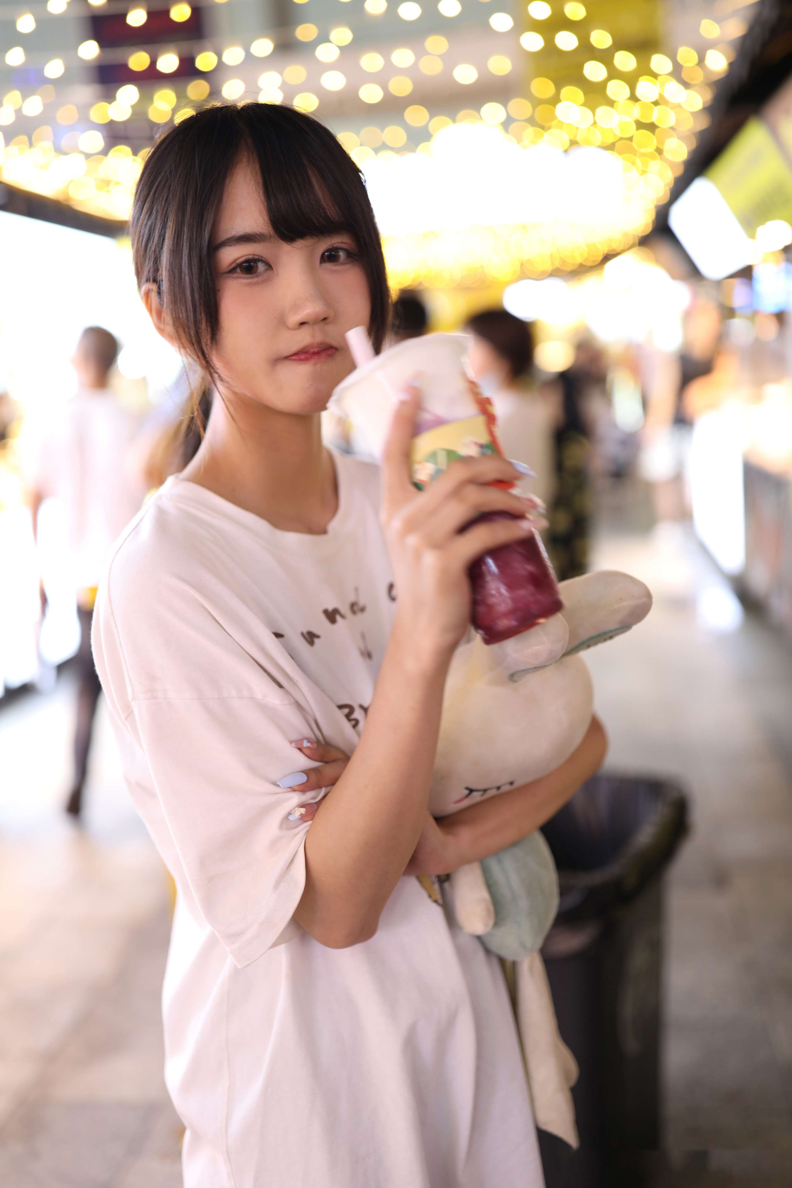 《莹莹KTV里展棉袜脚》作品图