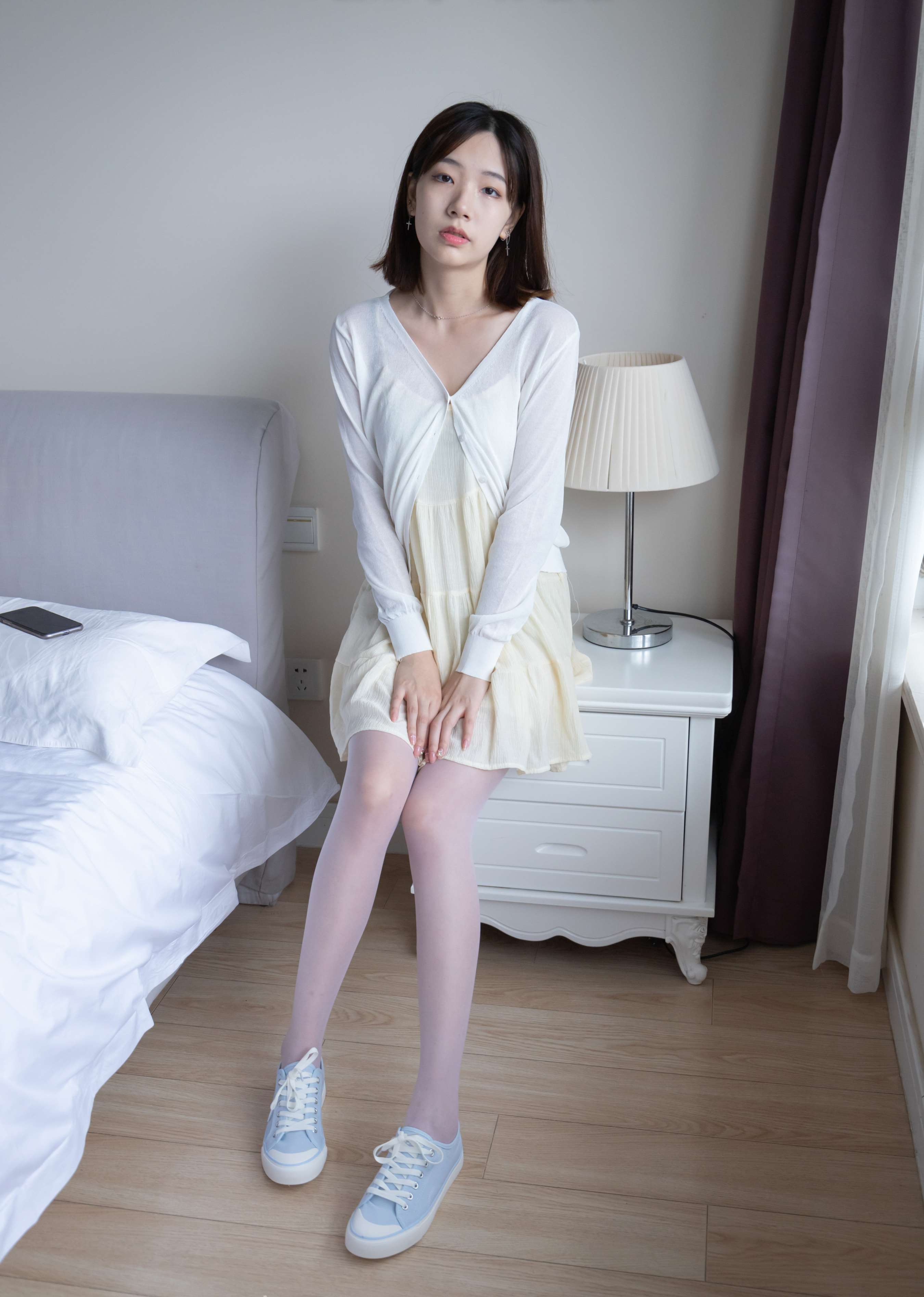 《小甜豆师姐帆布鞋の薄白丝》作品图