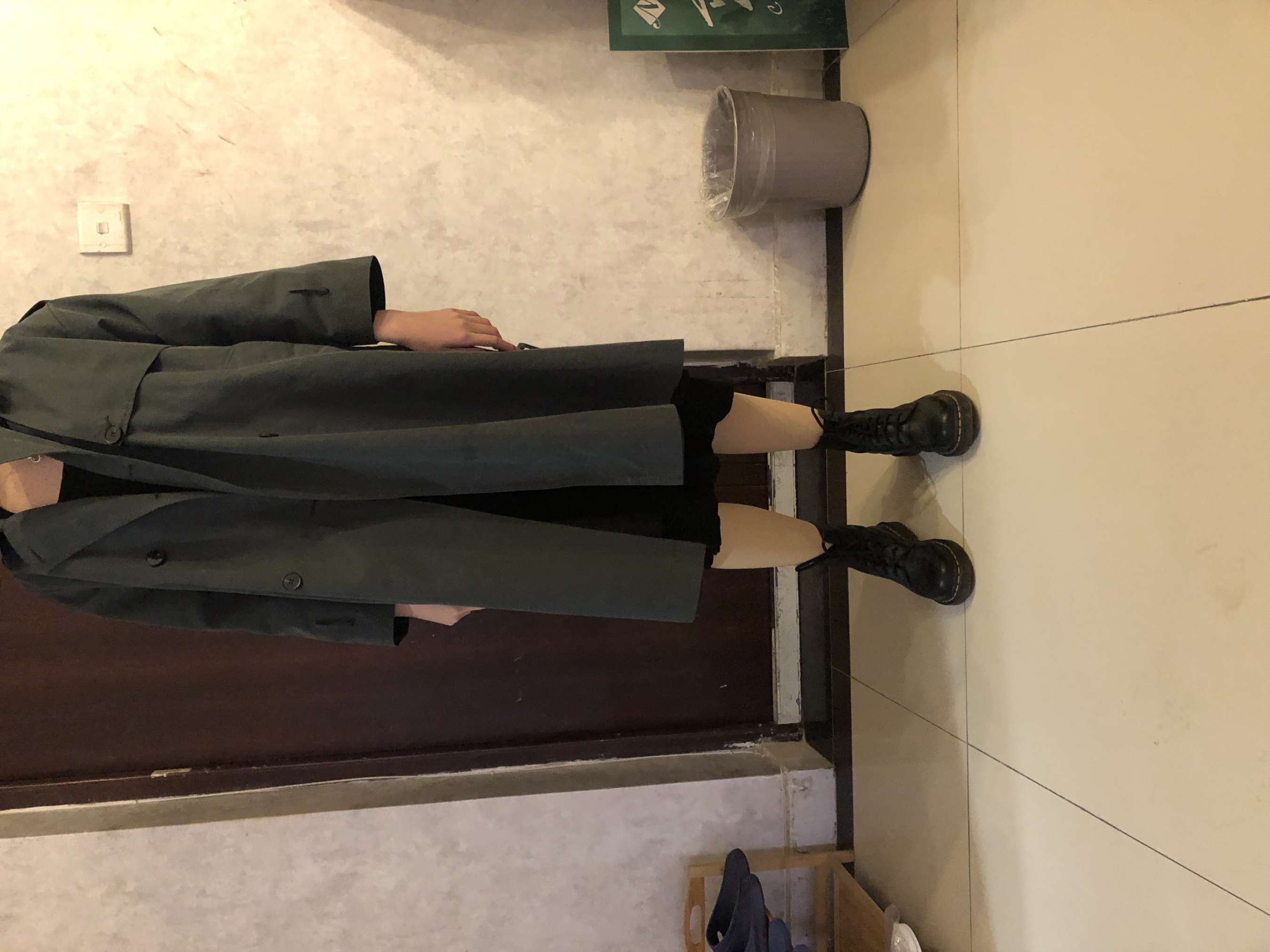 《校园的风衣小女神》作品图