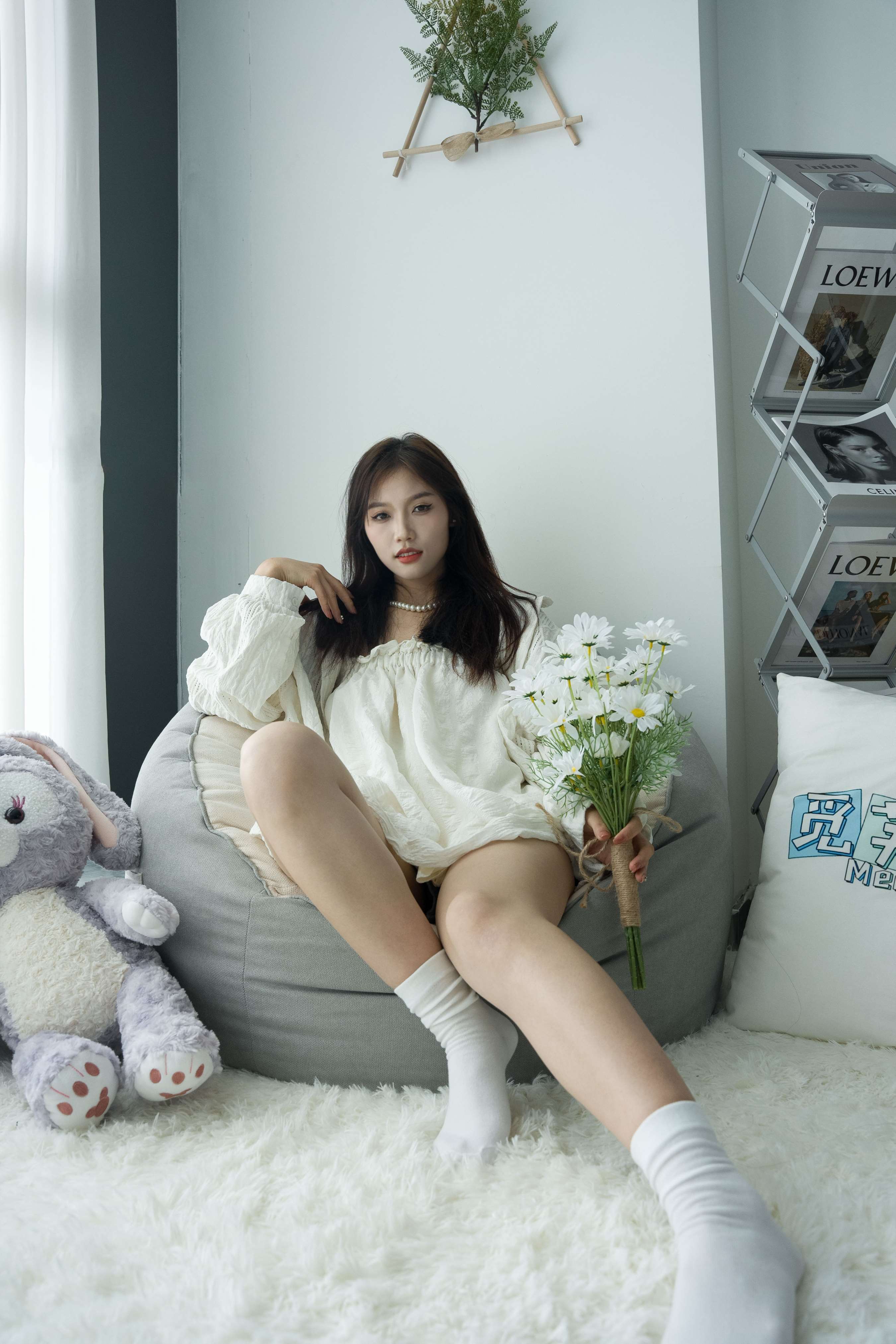 《虹虹白棉袜の裸足脚丫》作品图