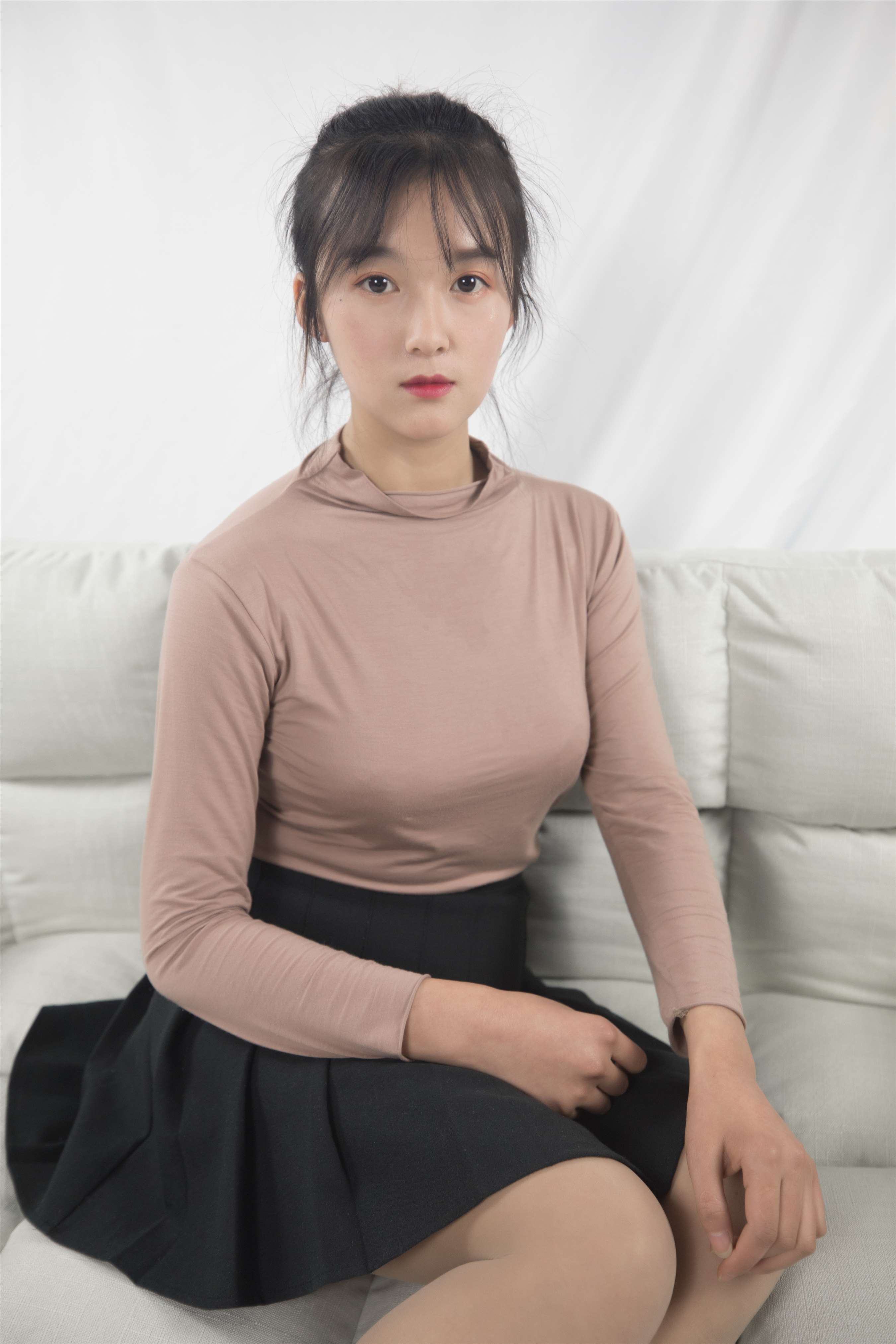 《长T恤の肉丝脚丫》作品图