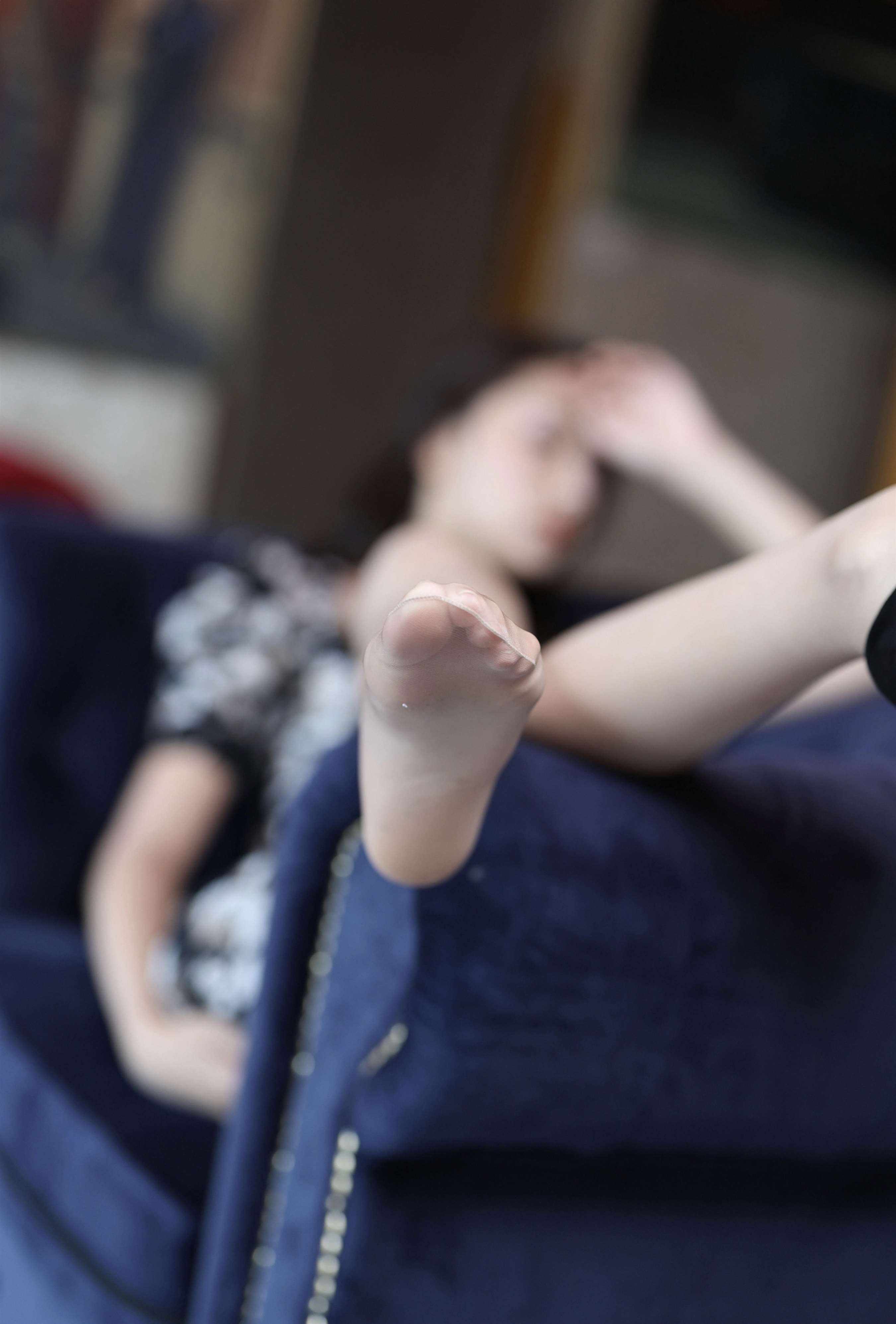 《连衣裙の高跟丝足》作品图