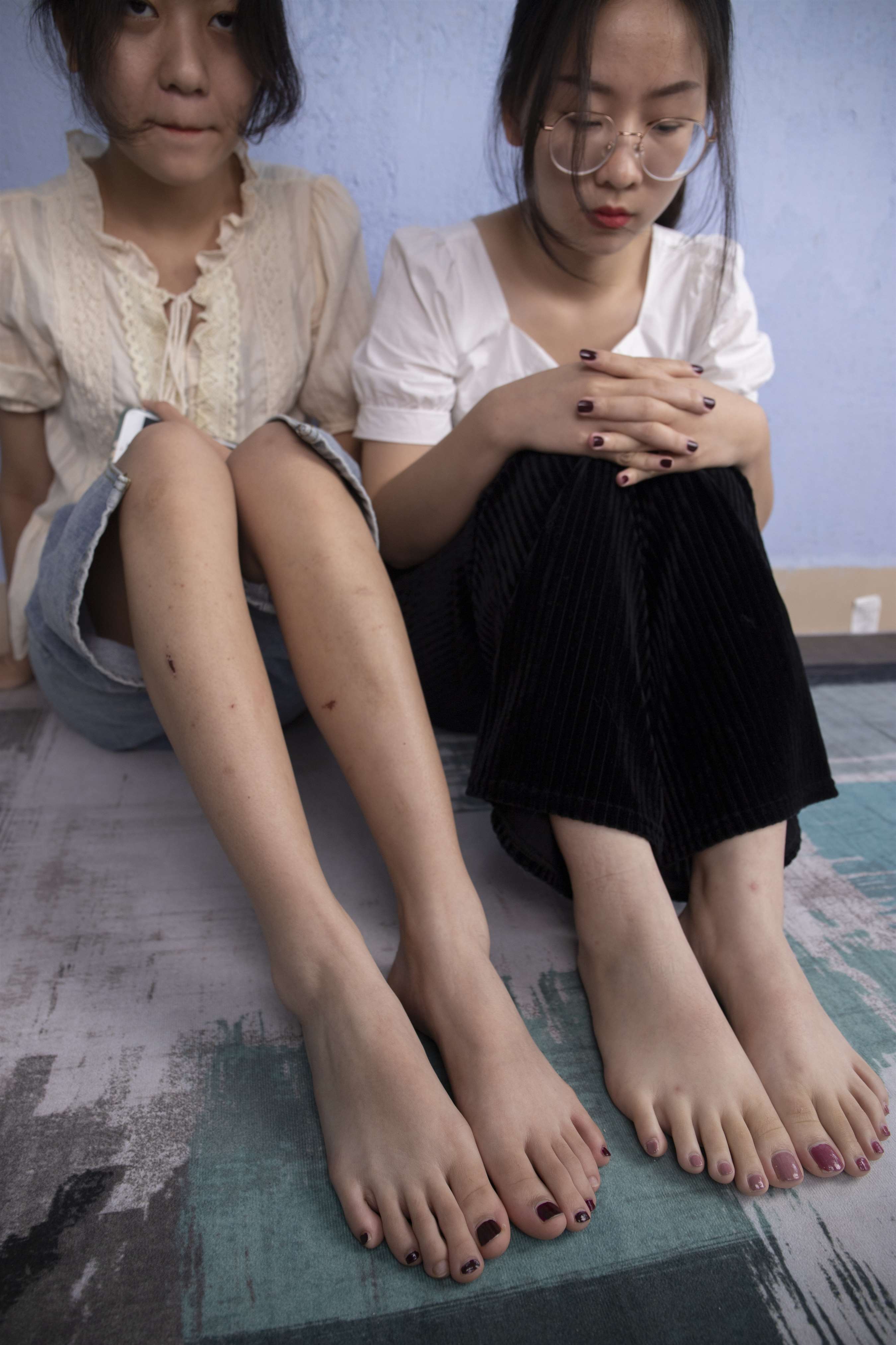 《姐妹裸足互jio》作品图