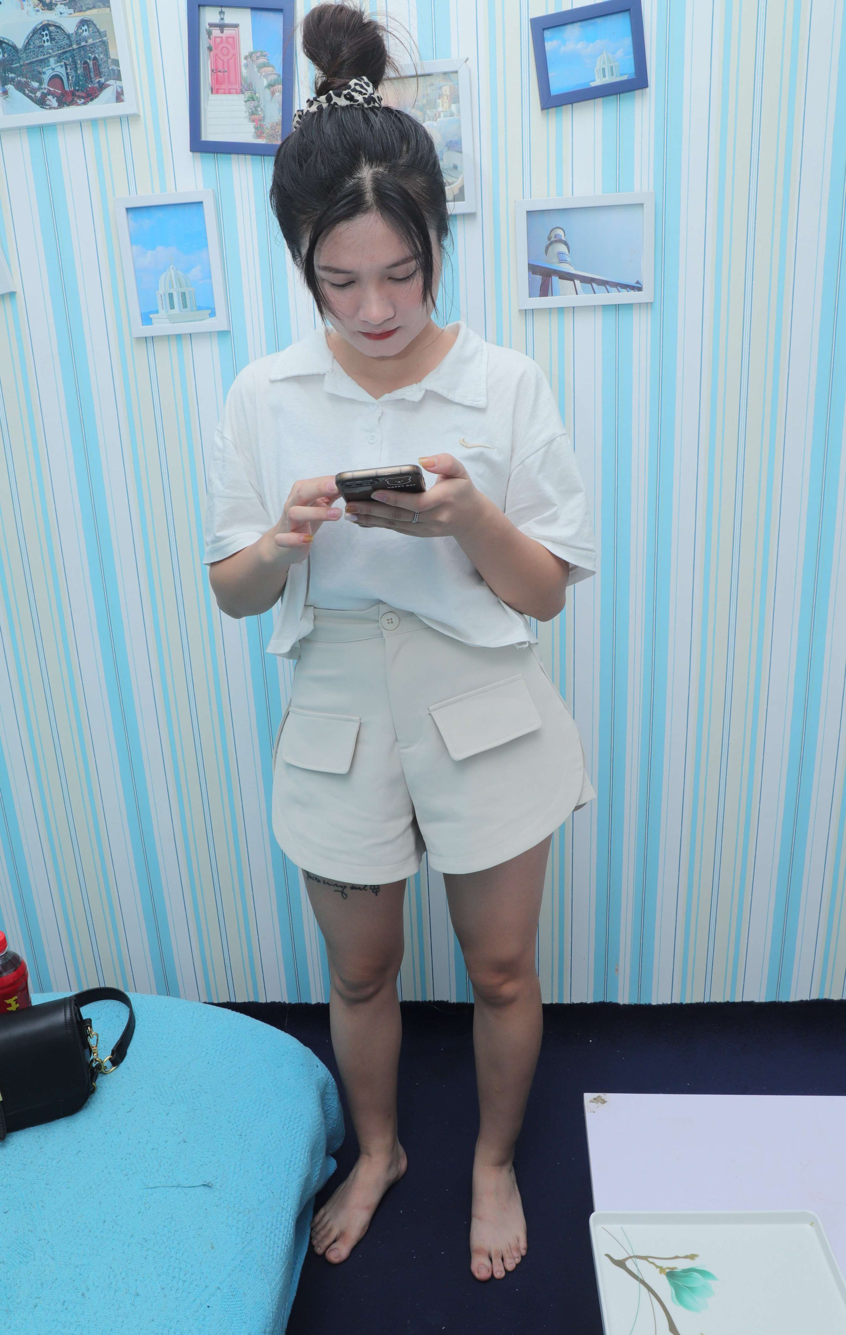 《静儿睡着后脚丫被偷拍》作品图