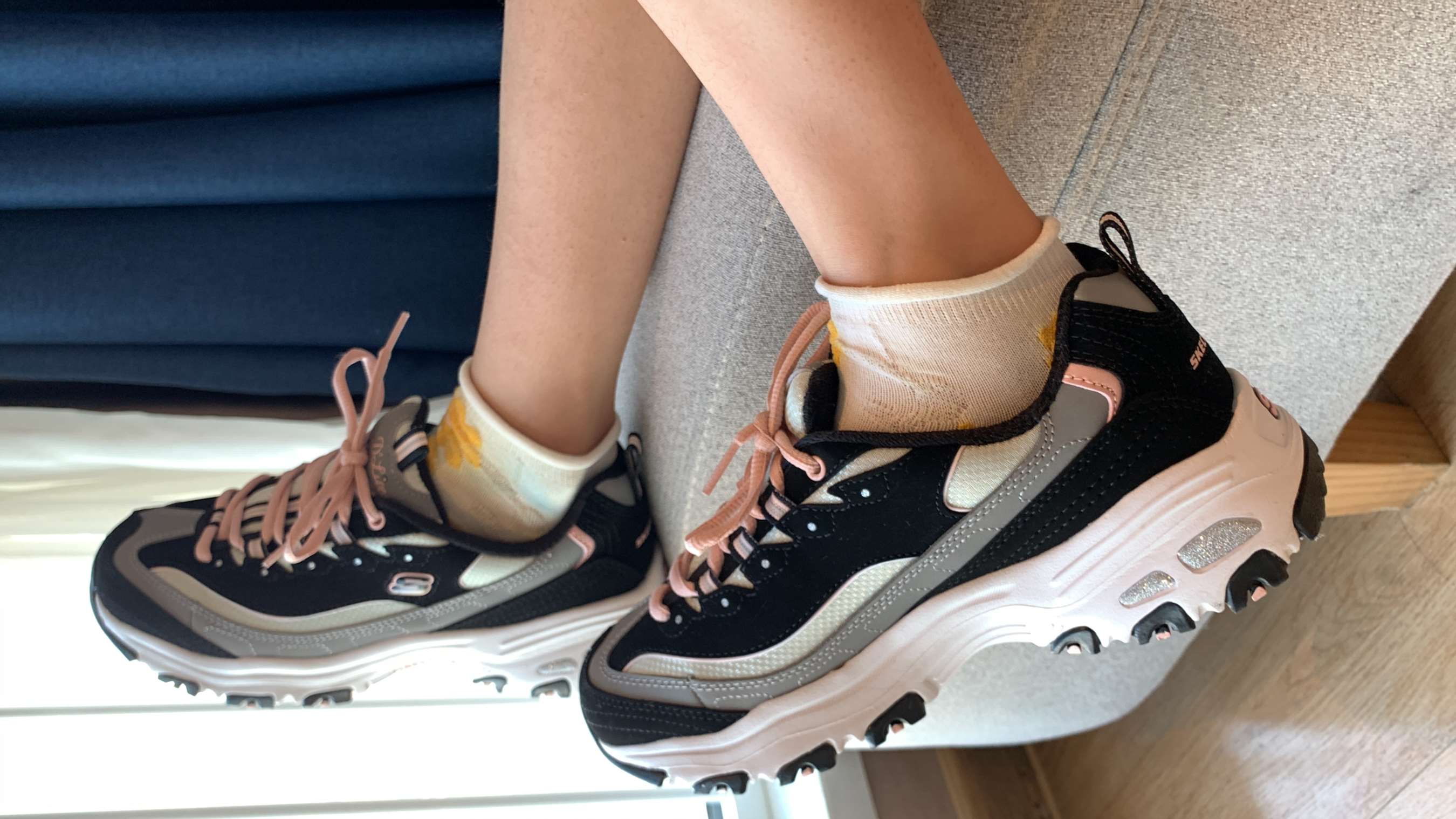 《小姐姐的棉袜脚》作品图