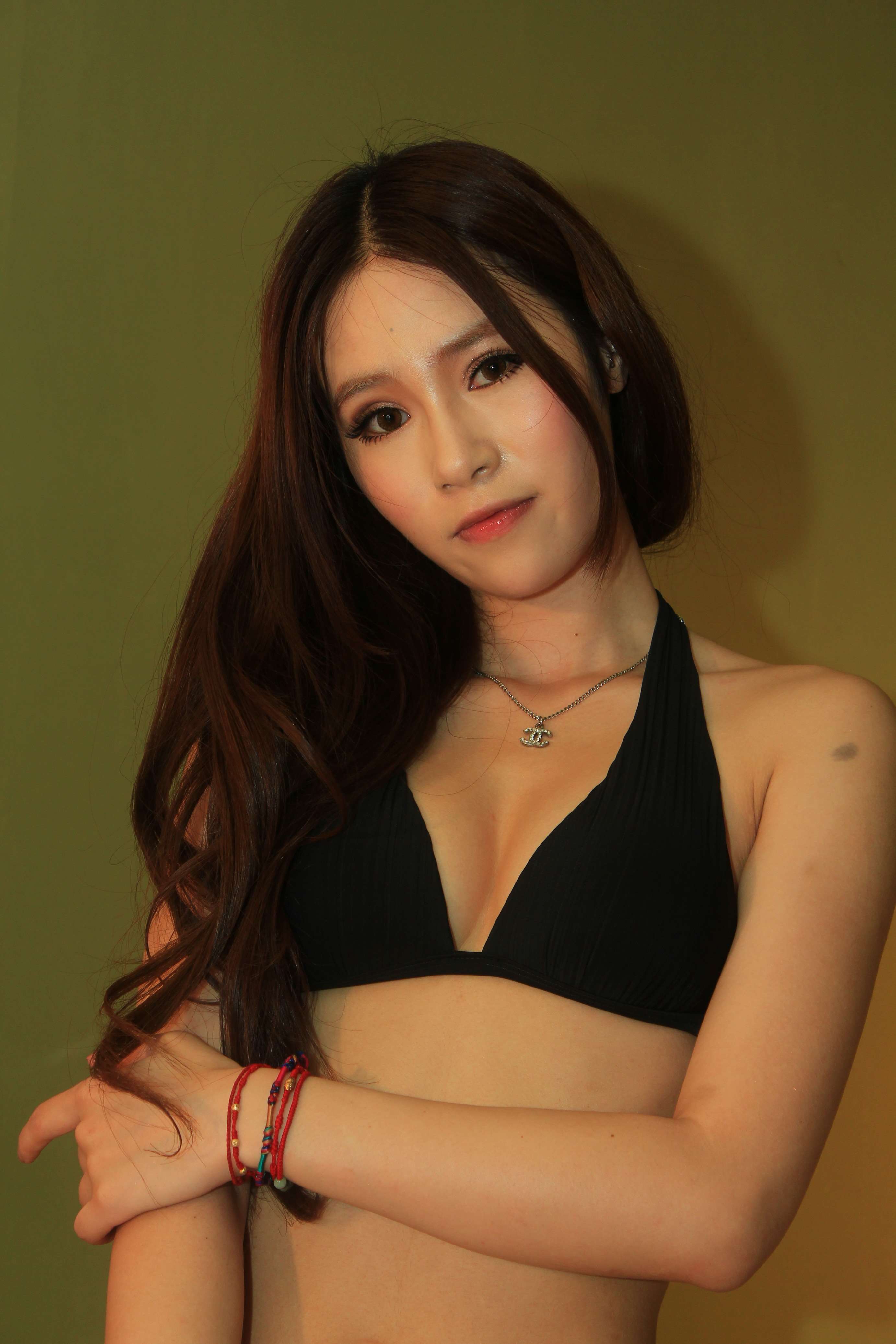 《小岑湿润修长脚丫》作品图