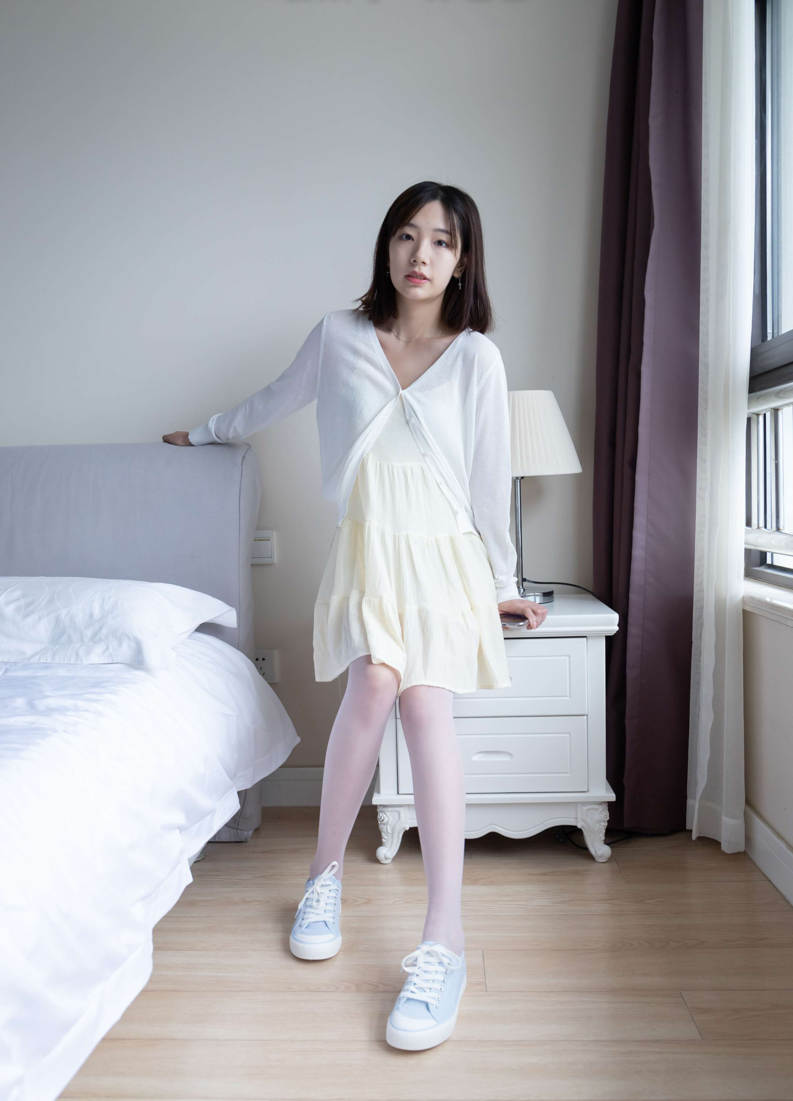 《小甜豆师姐帆布鞋の薄白丝》作品图