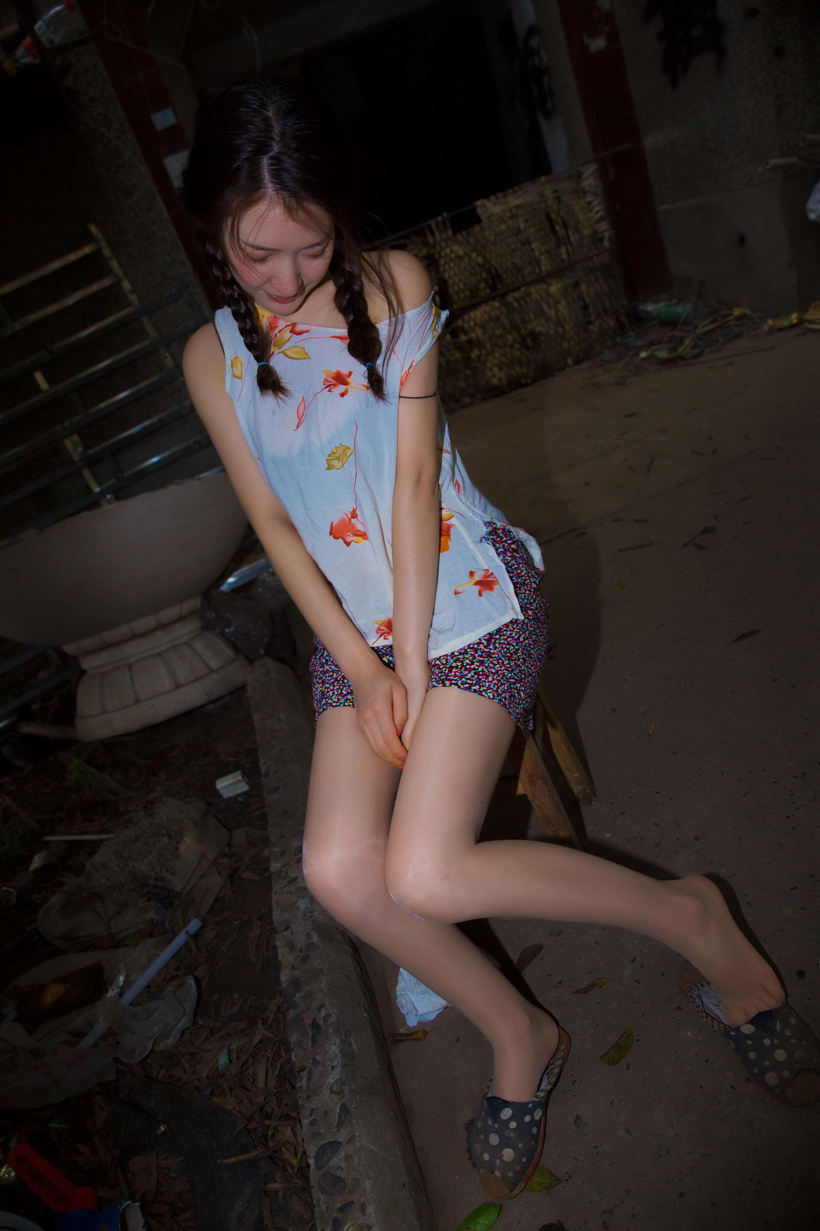 《捡垃圾的丝袜女儿》作品图