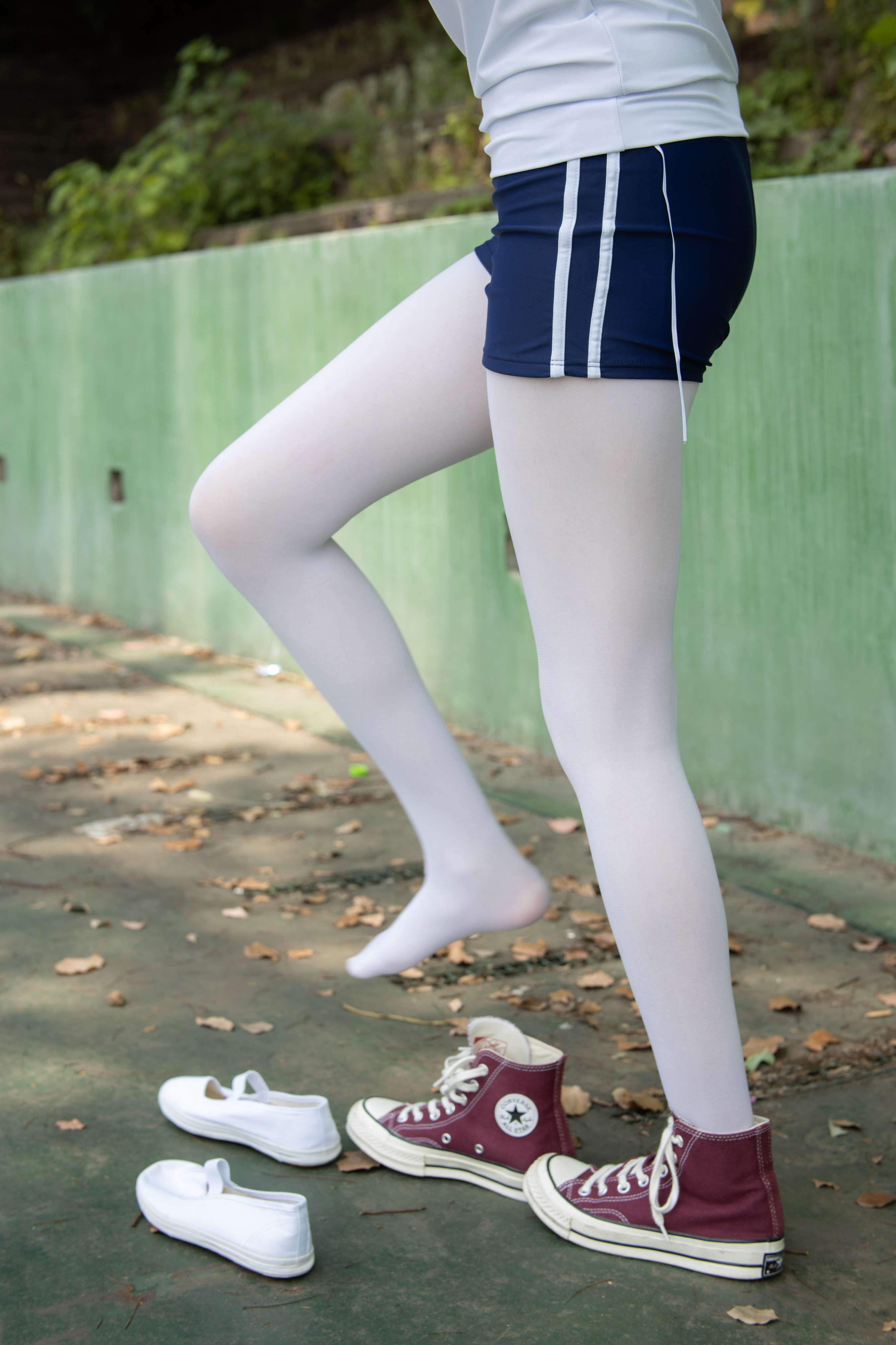 《师妹体操服の白丝脚》作品图