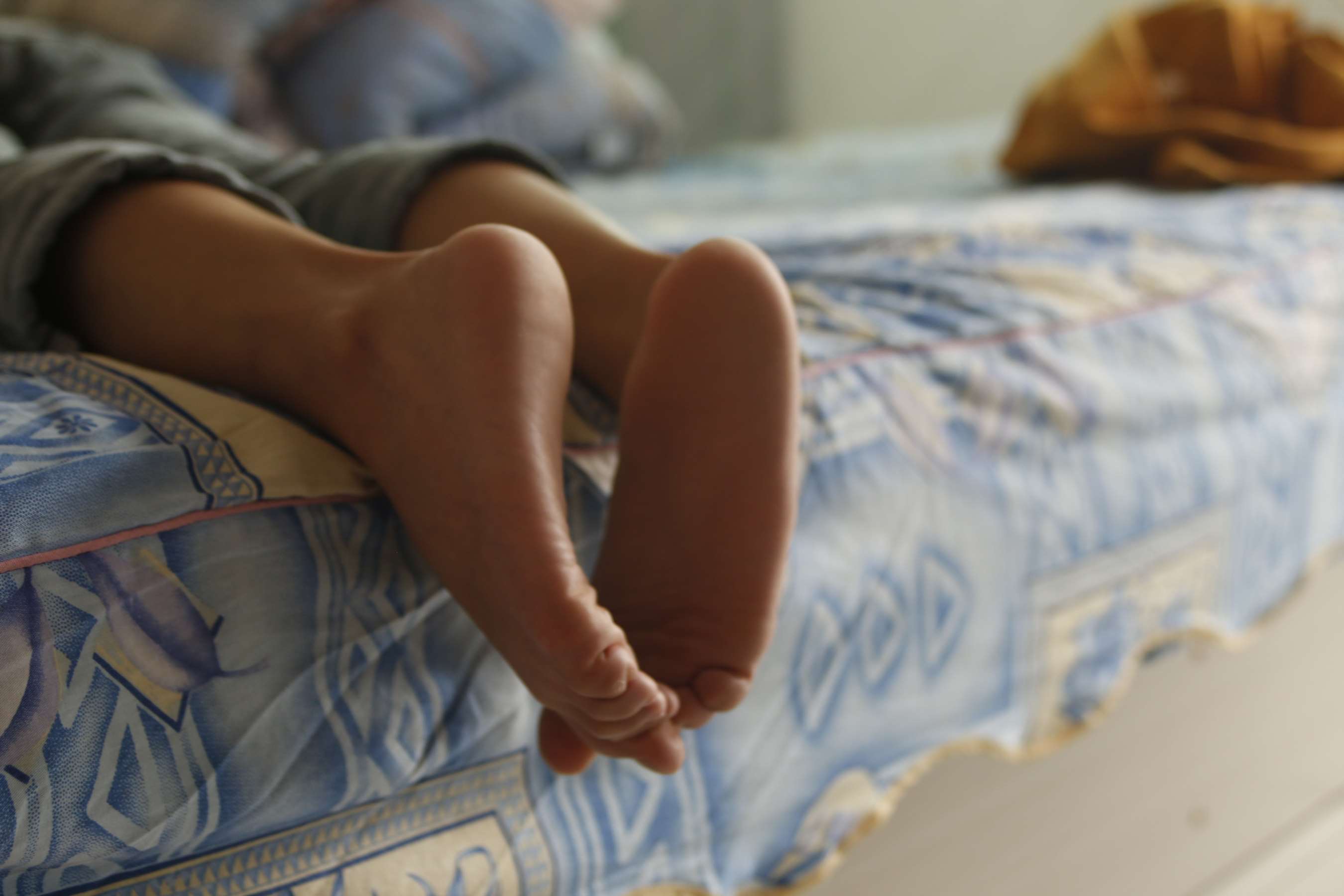 《大二少女(怕痒)》作品图